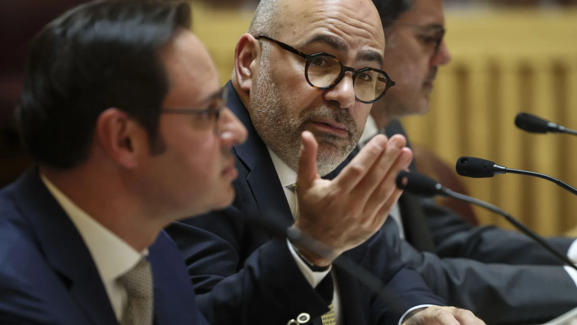 
                    TAP? Ministro admite venda mesmo com um só concorrente: 