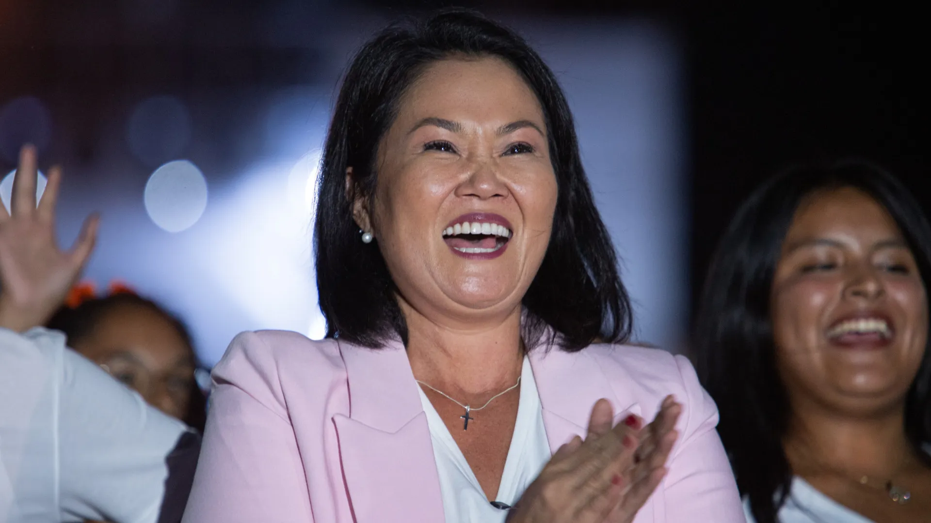 
                    Urnas abrem no Peru para eleger 9.º Presidente em 10 anos
                