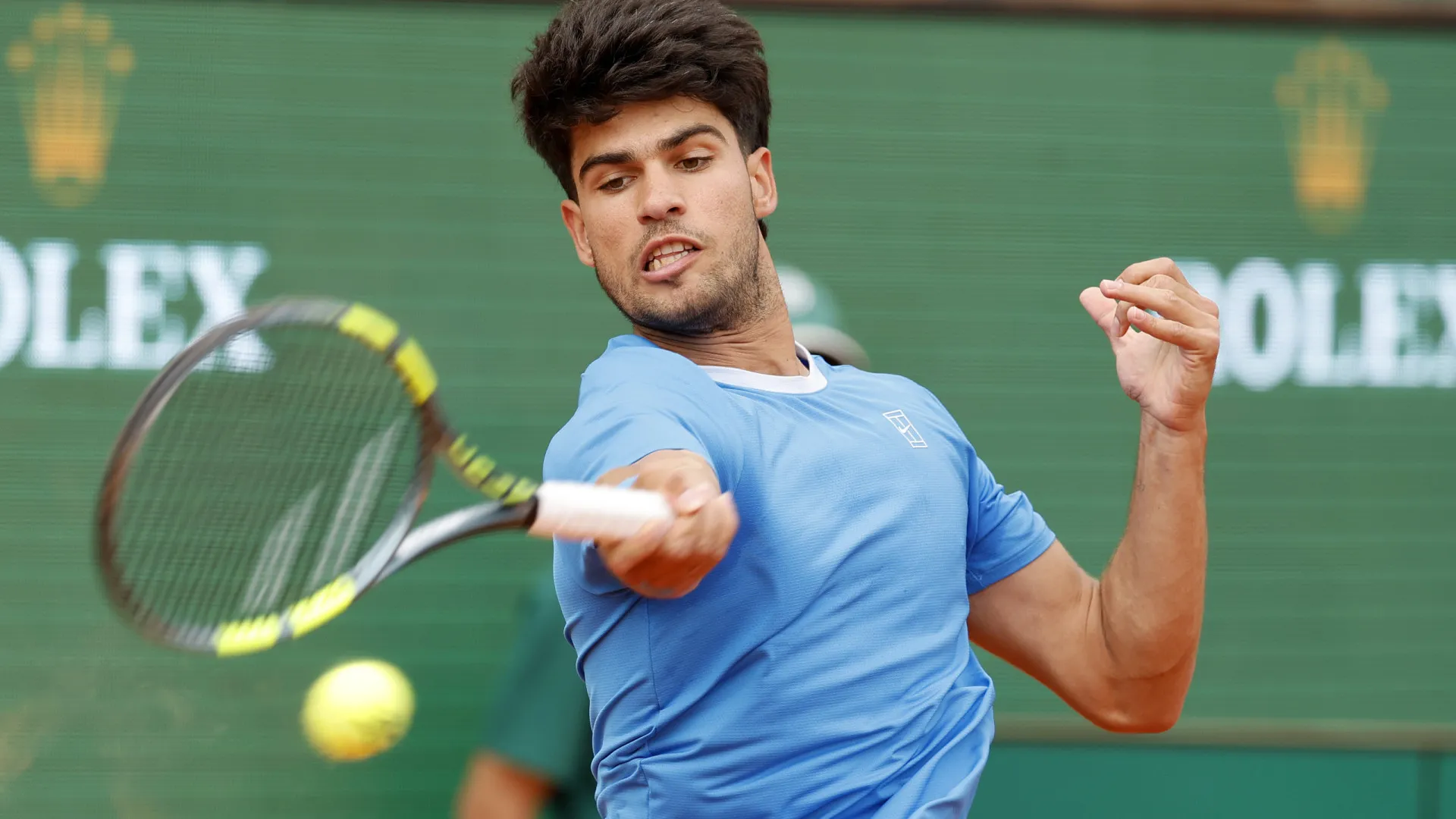 
                    Alcaraz segue para as 'meias' de Monte Carlo e atinge feito histórico
                