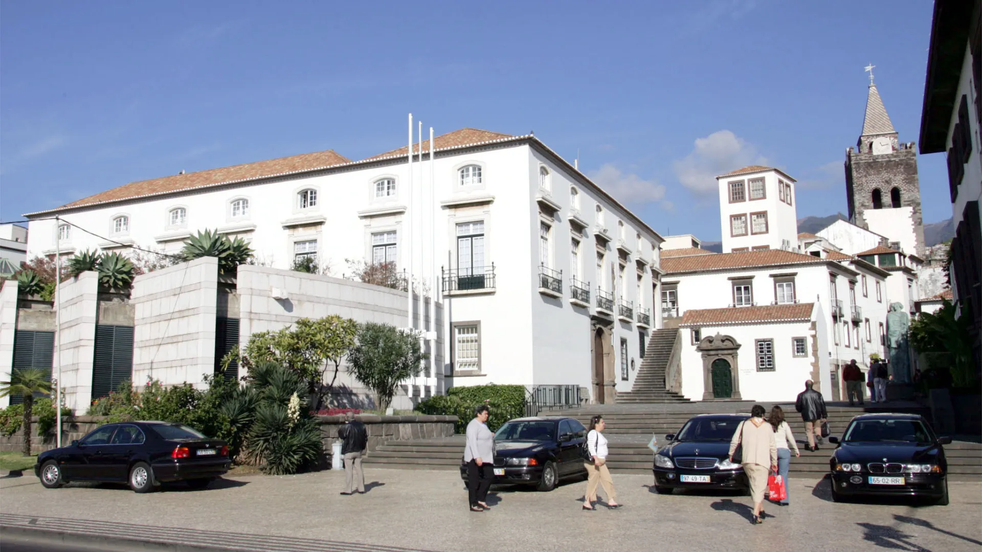 
                    Parlamento chamado a prolongar IRC de 5% na Zona Franca da Madeira
                