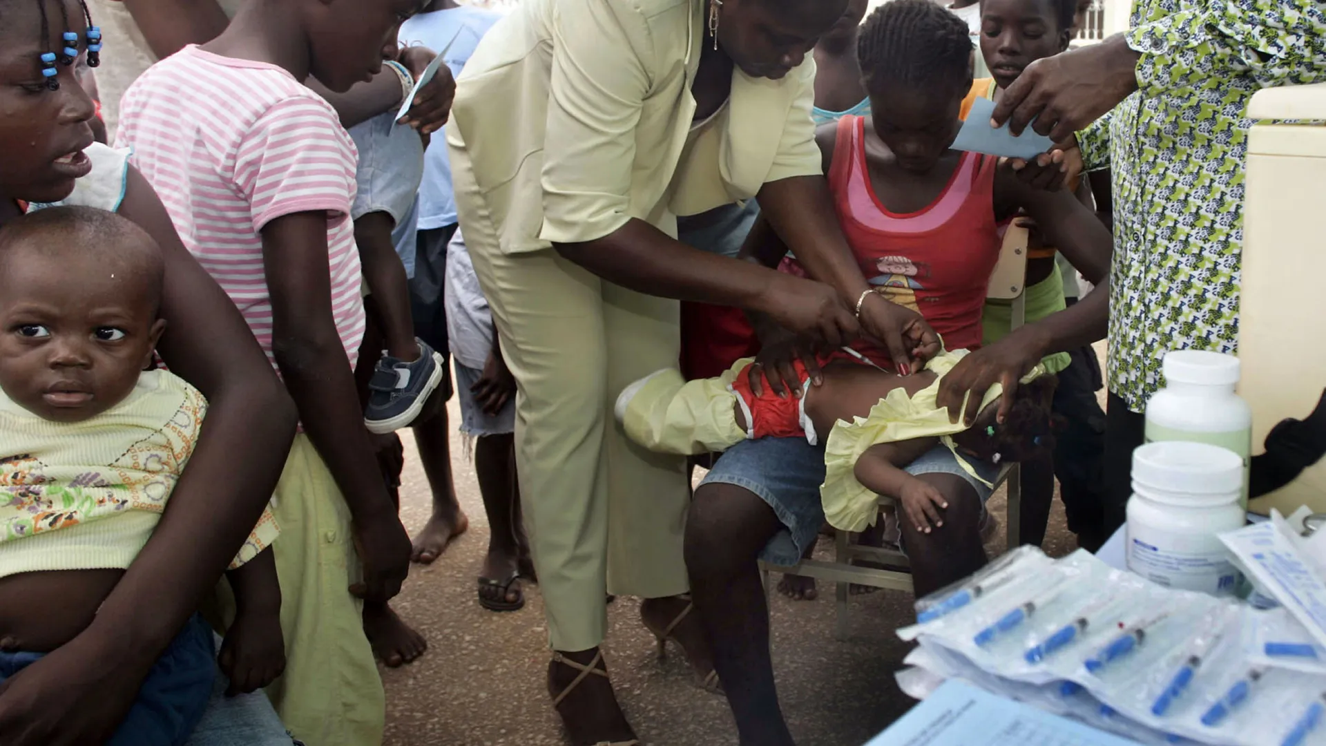 
                    Guiné cancela vacina à nascença e estudo sobre hepatite B em crianças
                