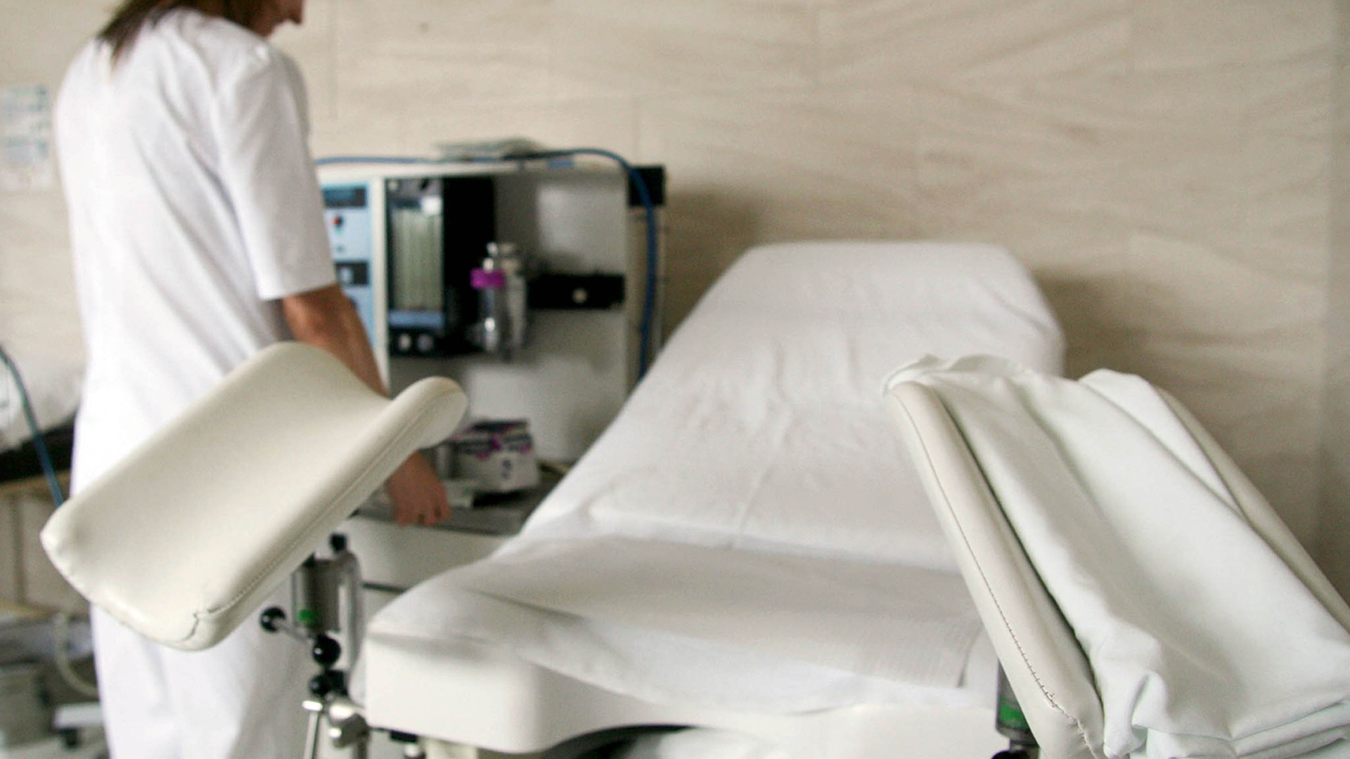 Mais de 2.500 mulheres residentes em Portugal abortaram em Espanha
