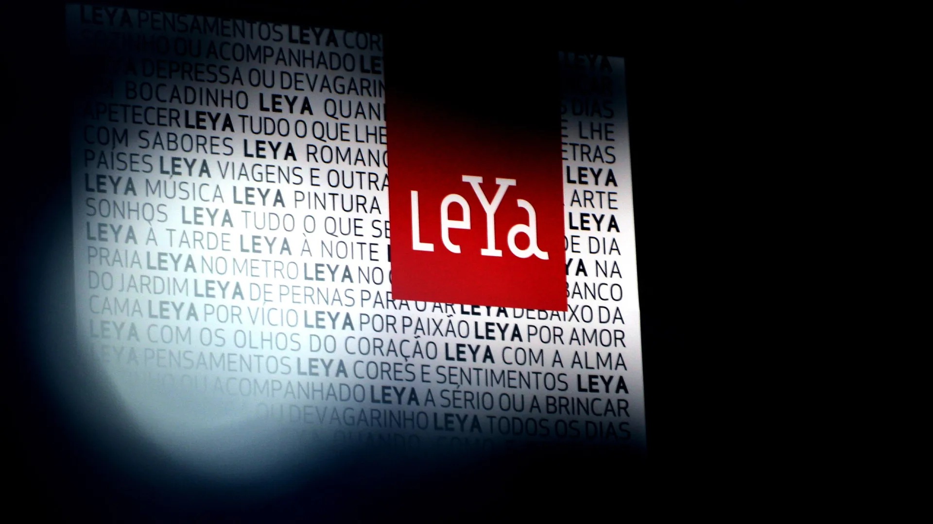 
                    Carla Pais vence Prémio LeYa com 