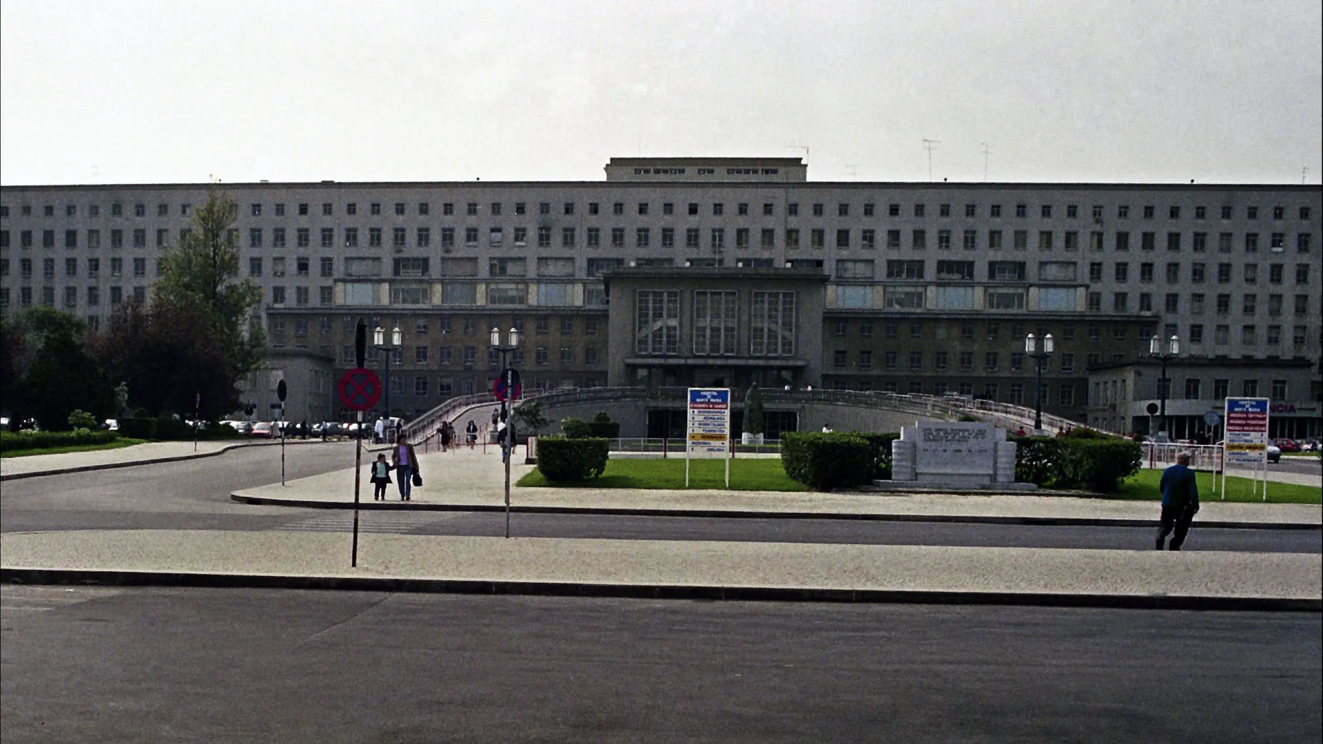 
                    Técnicos auxiliares de saúde do Hospital de Santa Maria suspendem greve
                