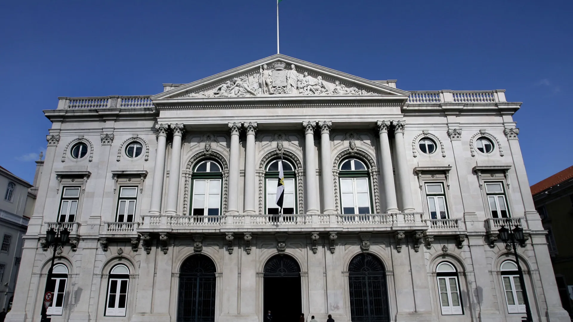 
                    PS vota contra orçamento municipal para 2026 em Lisboa
                