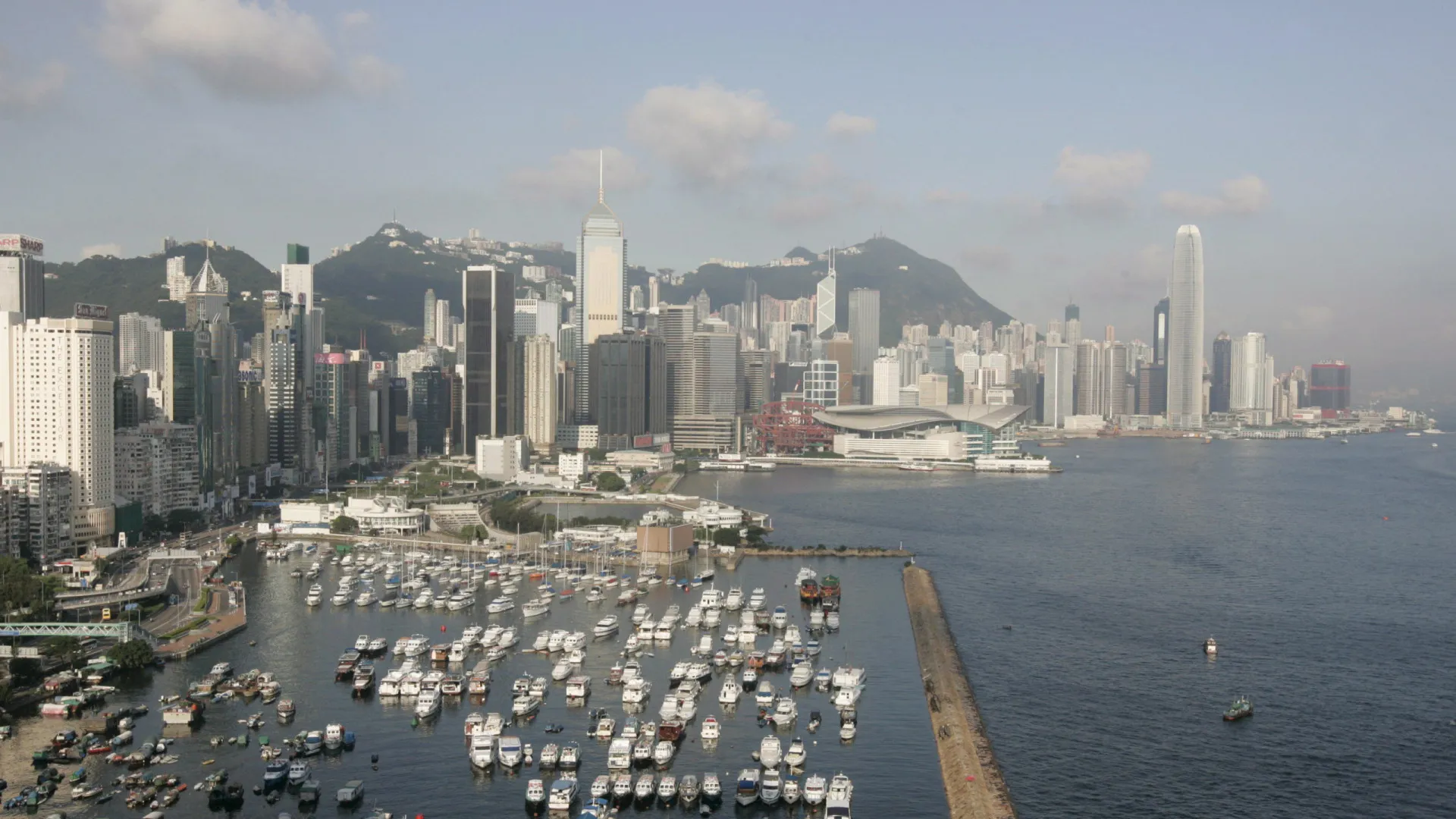 Operadora em Macau culpa fecho de casinos-satélite por queda no lucro