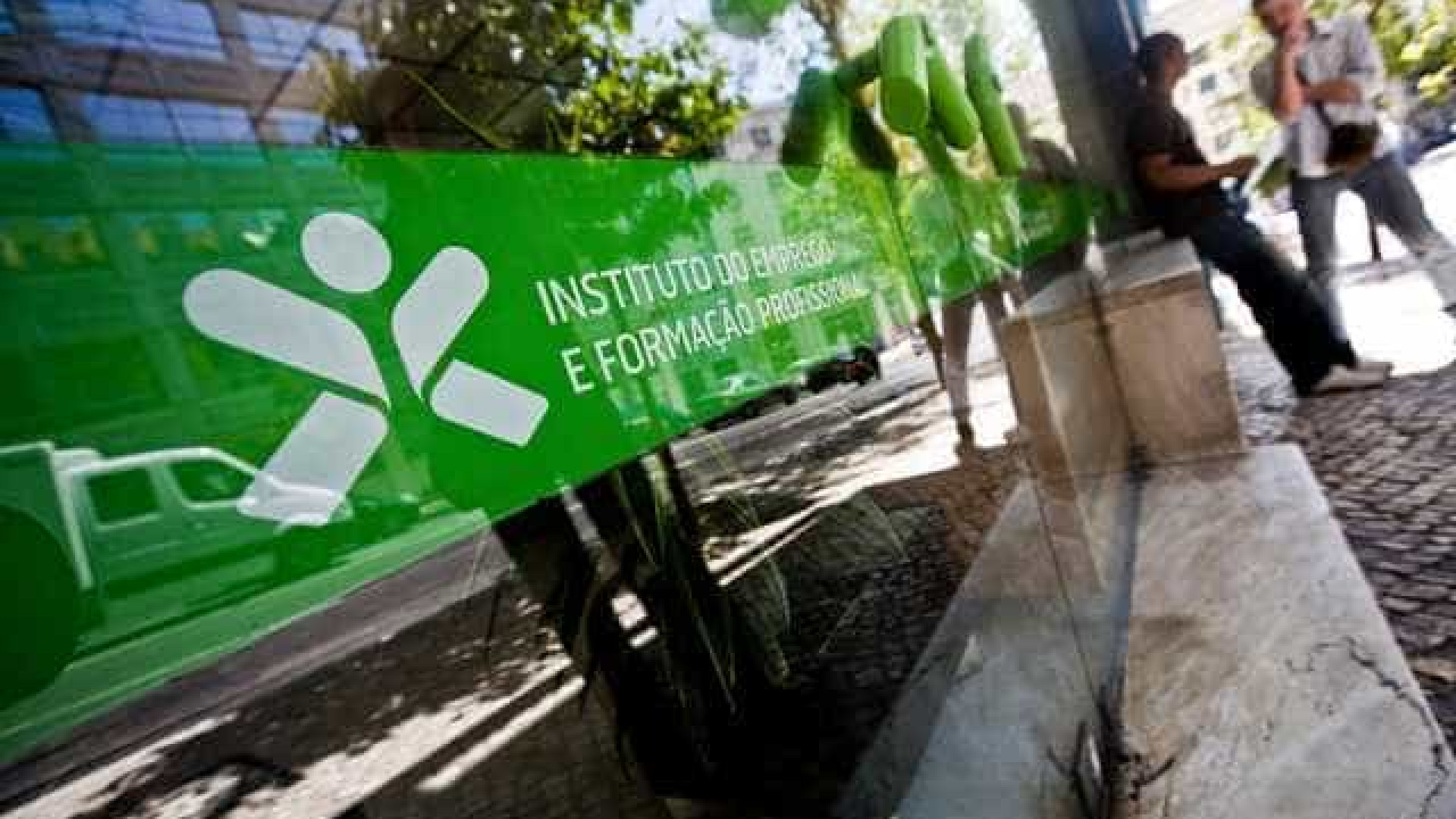 Taxa de desemprego na zona euro recua para 6,2% em abril