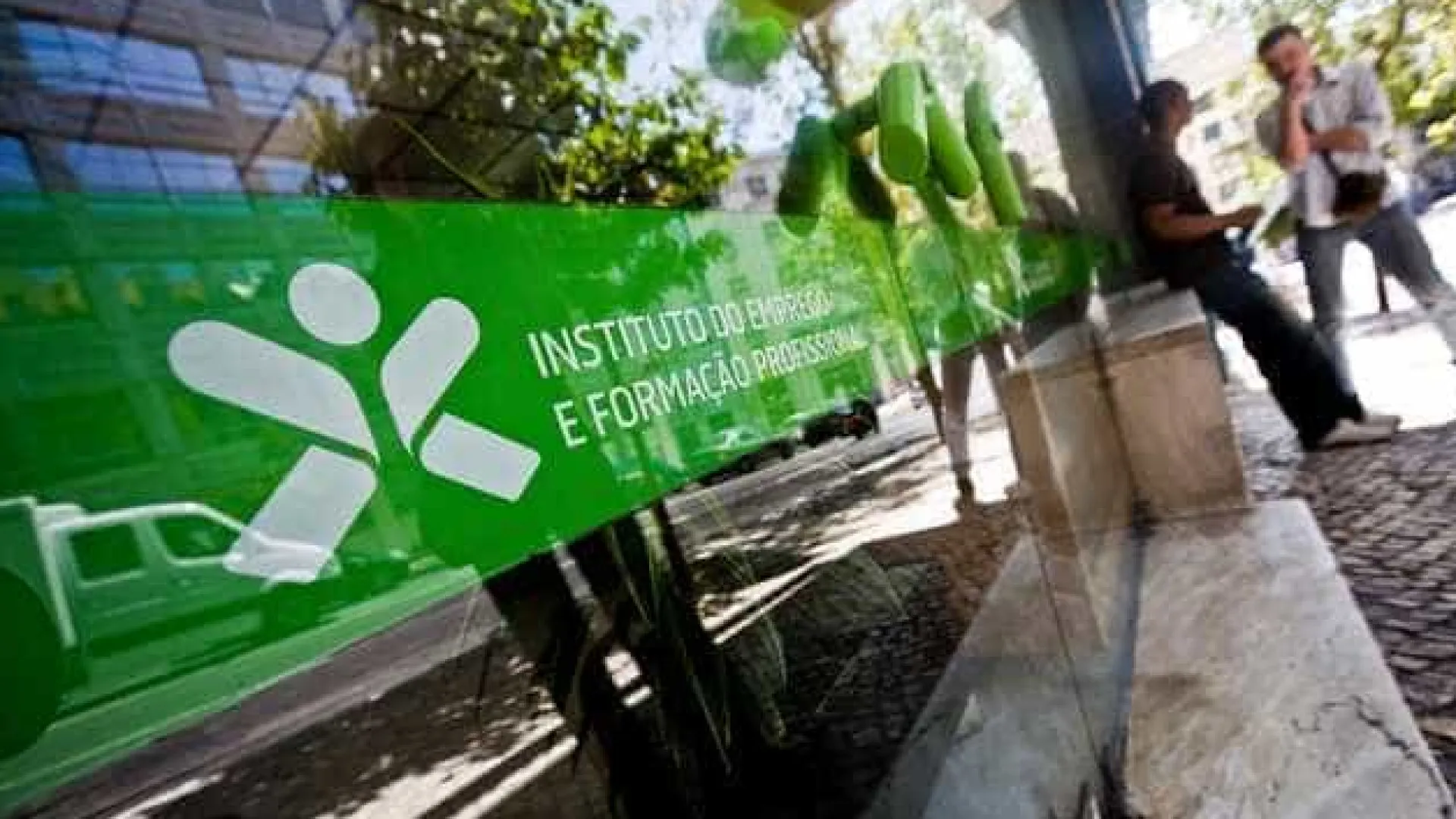 
                    Número de desempregados nos centros de emprego cai 7,2% em novembro
                