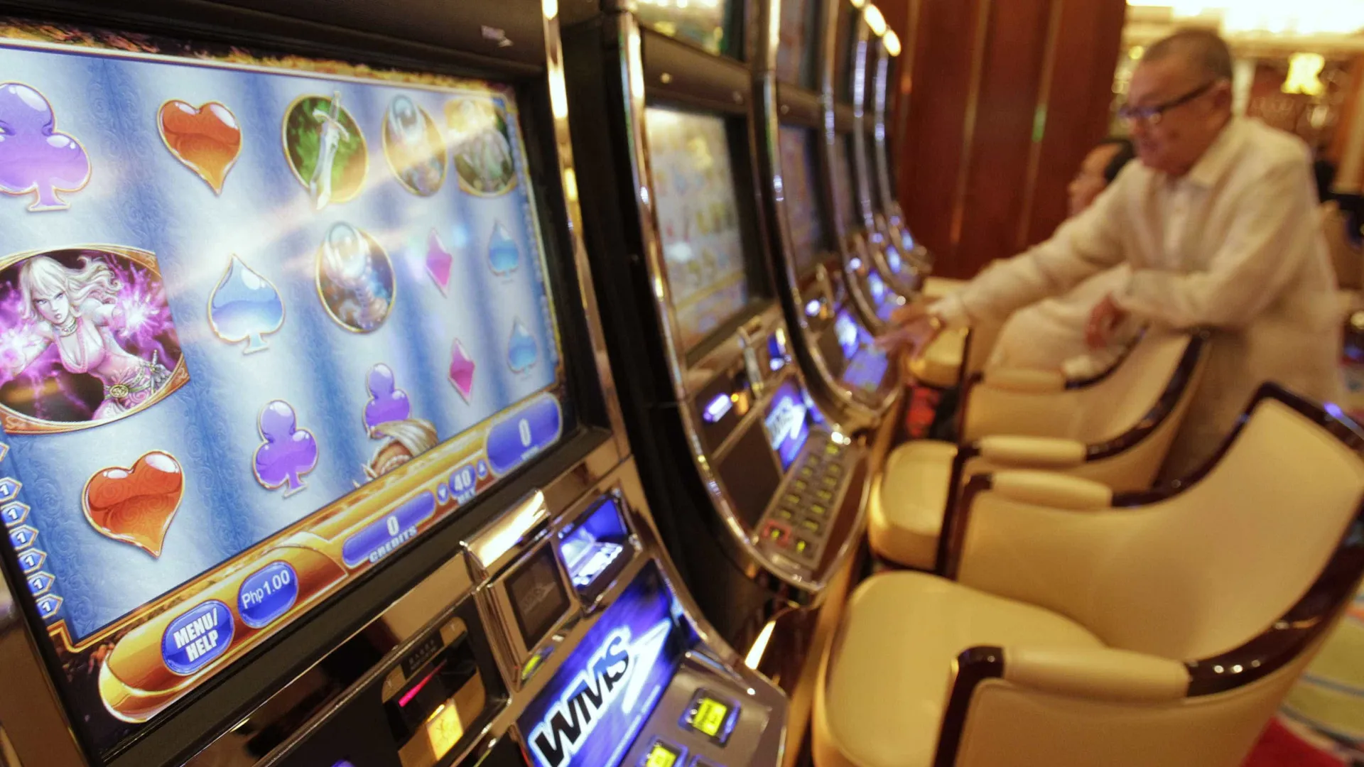 
                    Dez acusados de branquearem 893 milhões através dos casinos de Macau
                