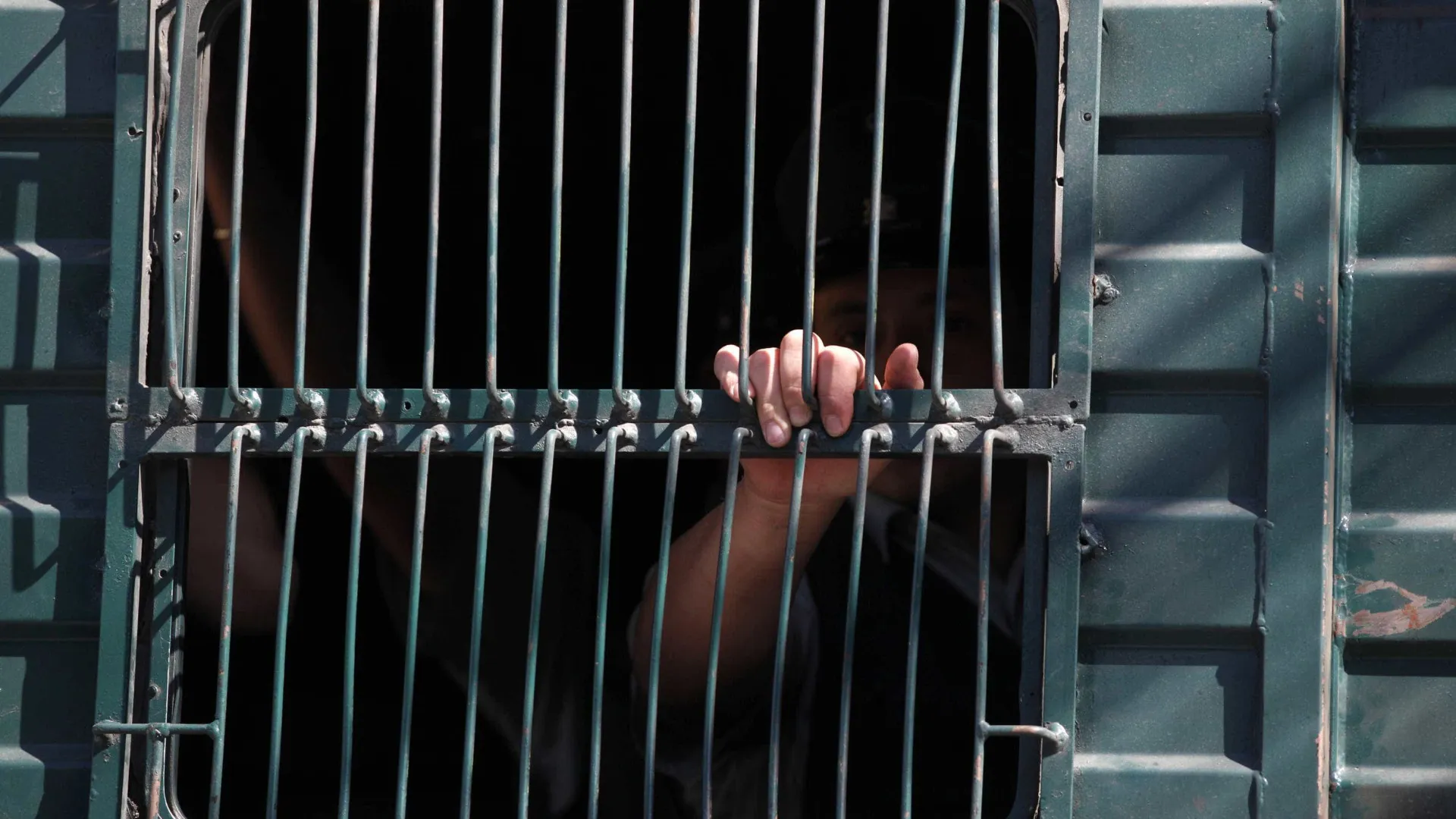 
                    Detido suspeito de tentar matar rivais com garrafa partida no Porto
                