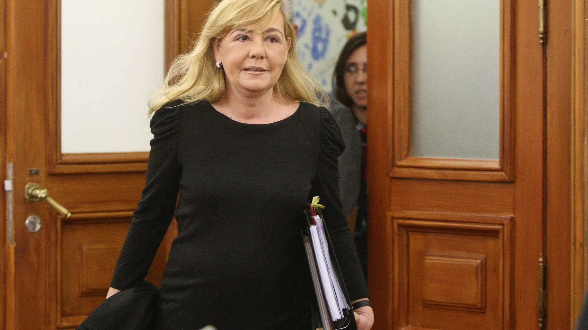 
                    Paula Teixeira da Cruz defende integração do TC no Supremo
                