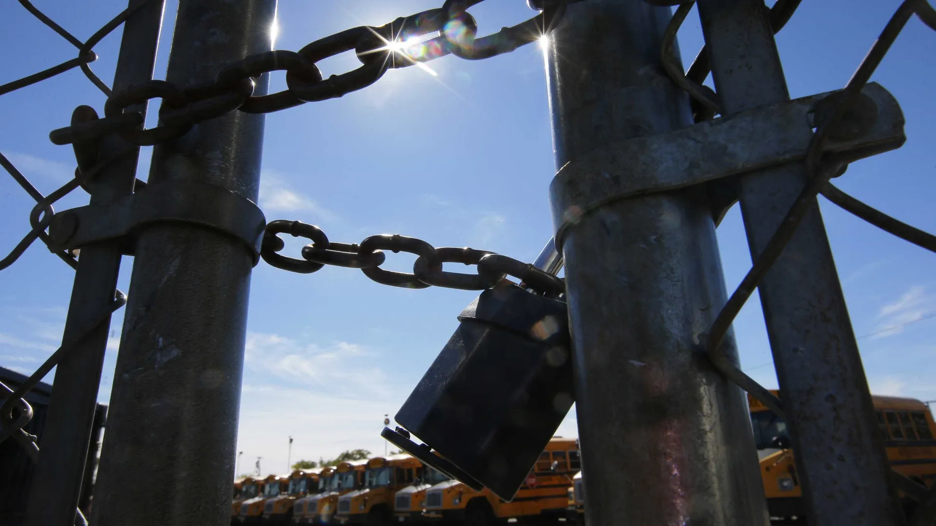 
                    Mau tempo fecha escolas, museus e parque das Caldas da Rainha
                