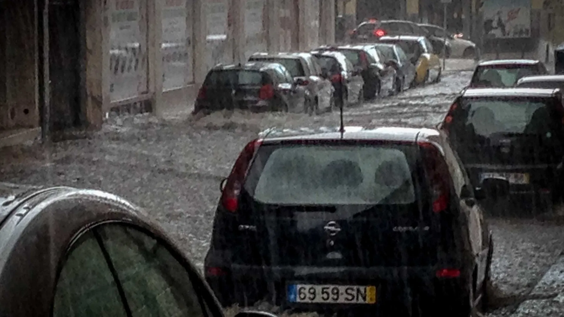 
                    Reabertas estradas nacionais e municipais no distrito de Viseu
                