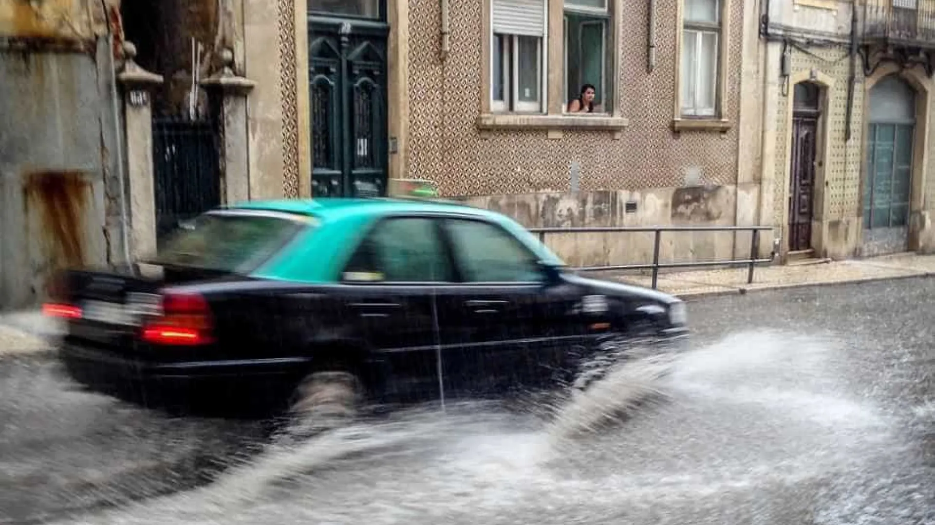 
                    Chuva forte coloca Porto, Braga e Viana do Castelo sob aviso
                