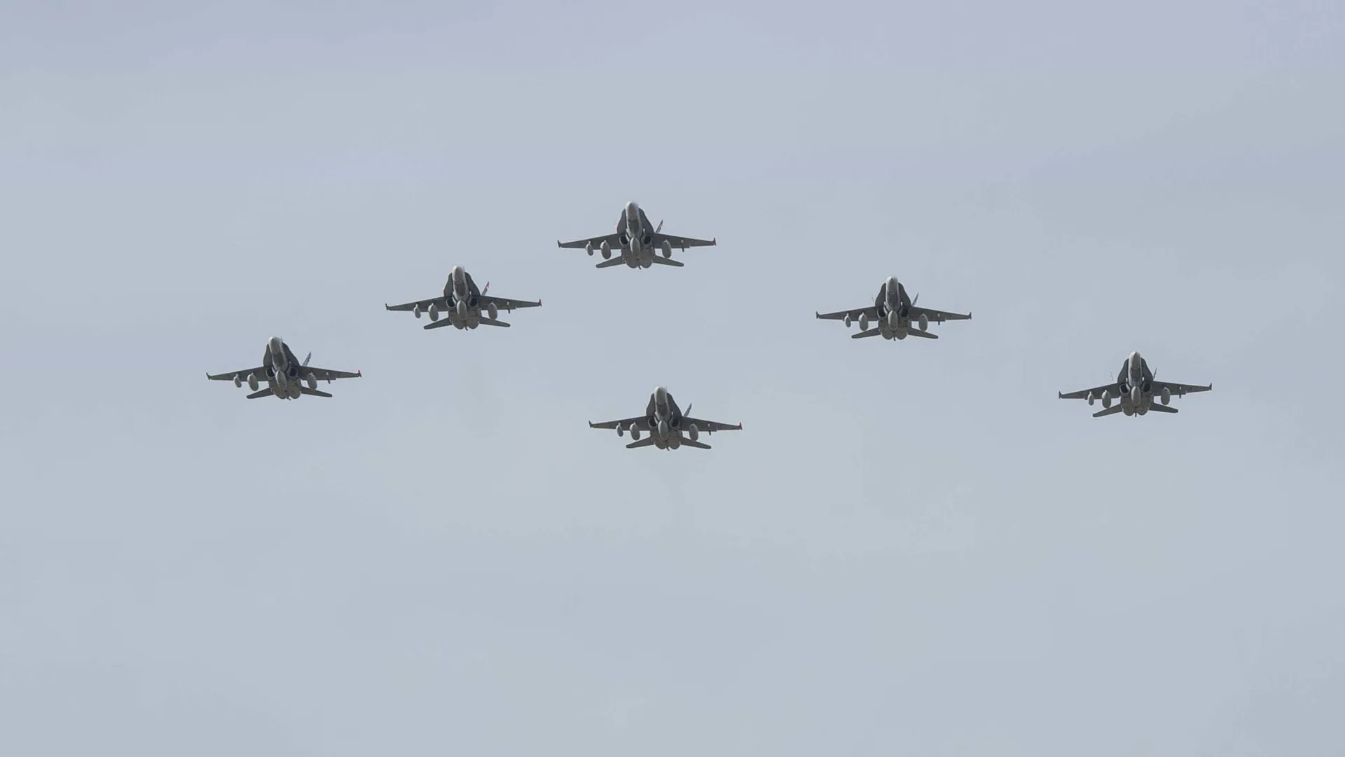 
                    Piloto de caça detido nos EUA por alegado treino da Força Aérea chinesa
                