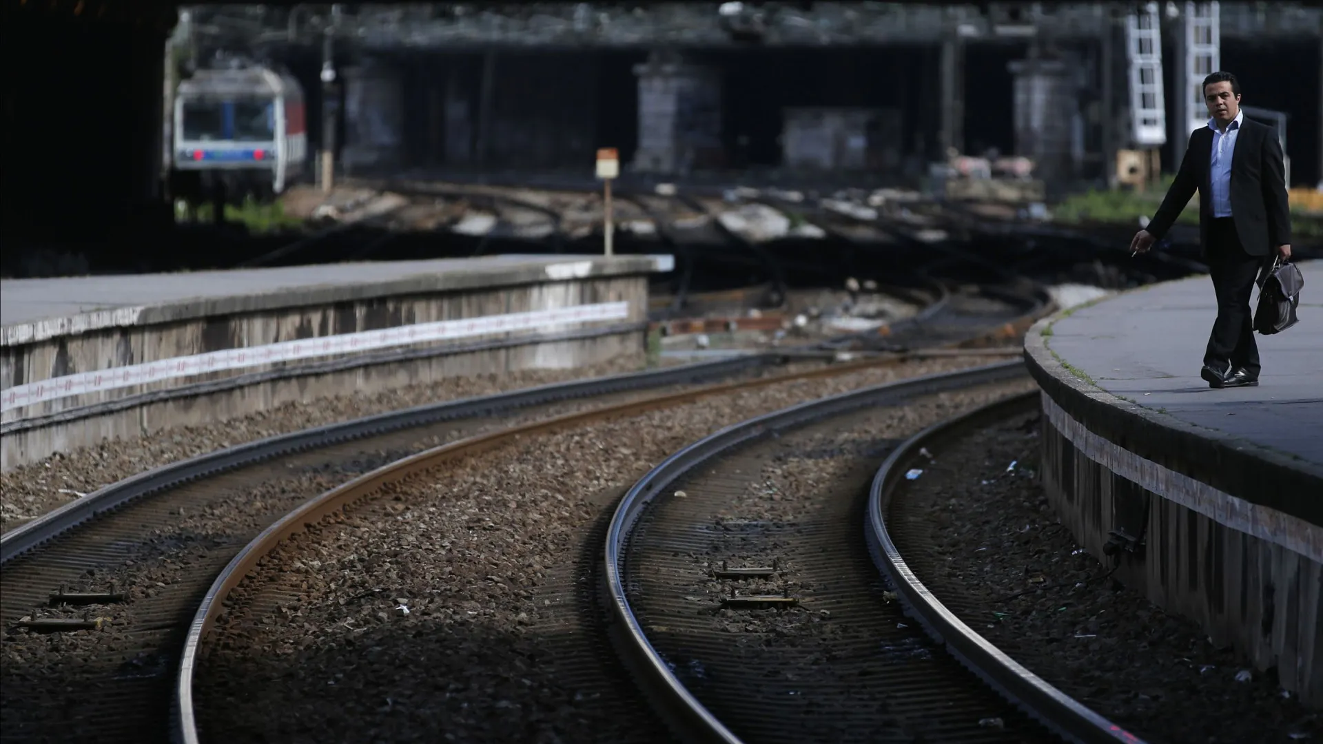 
                    Aprovada proposta para negociar retoma dos comboios noturnos Portugal-Espanha
                