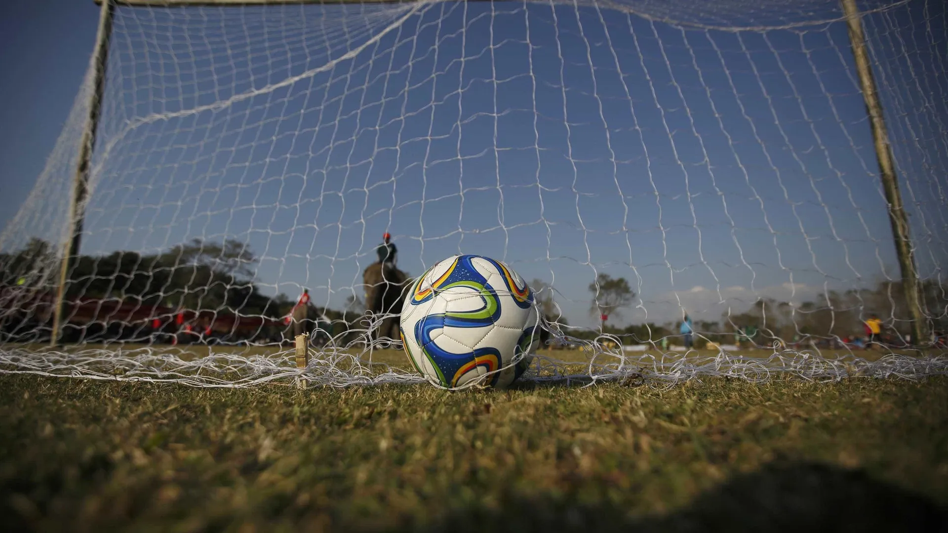 
                    Songo goleia Black Bulls e segue na liderança do Moçambola
                