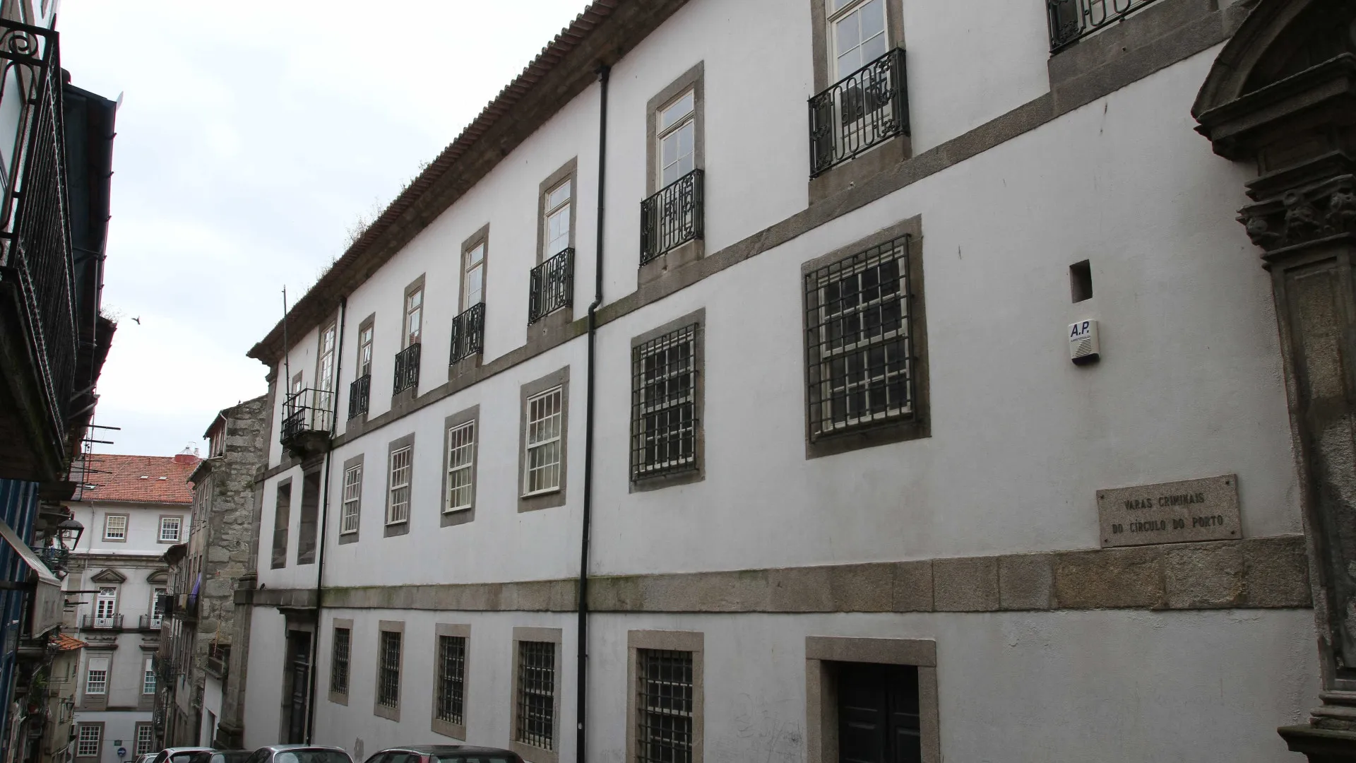 
                    Início do julgamento por tráfico de droga no Porto com os 15 arguidos em silêncio
                