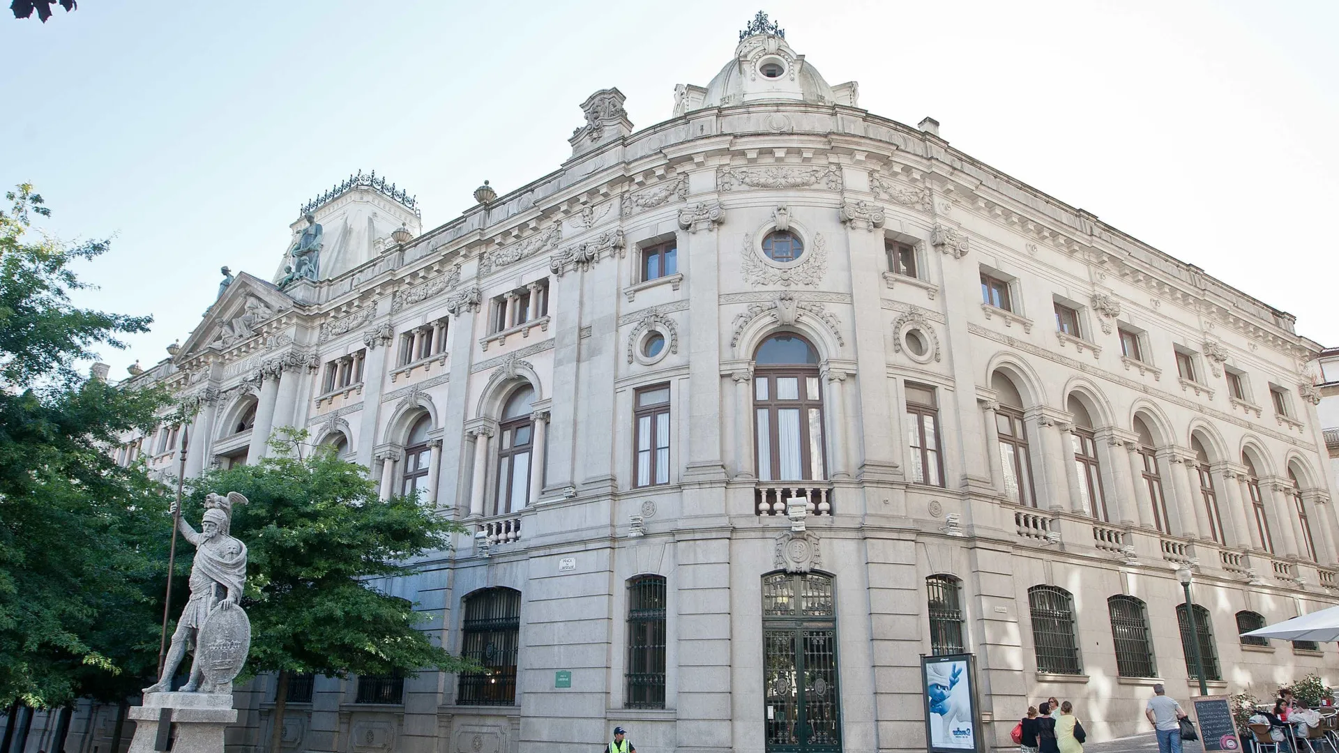 
                    Banco de Portugal revê em baixa crescimento da economia em 2026 para 1,8%
                