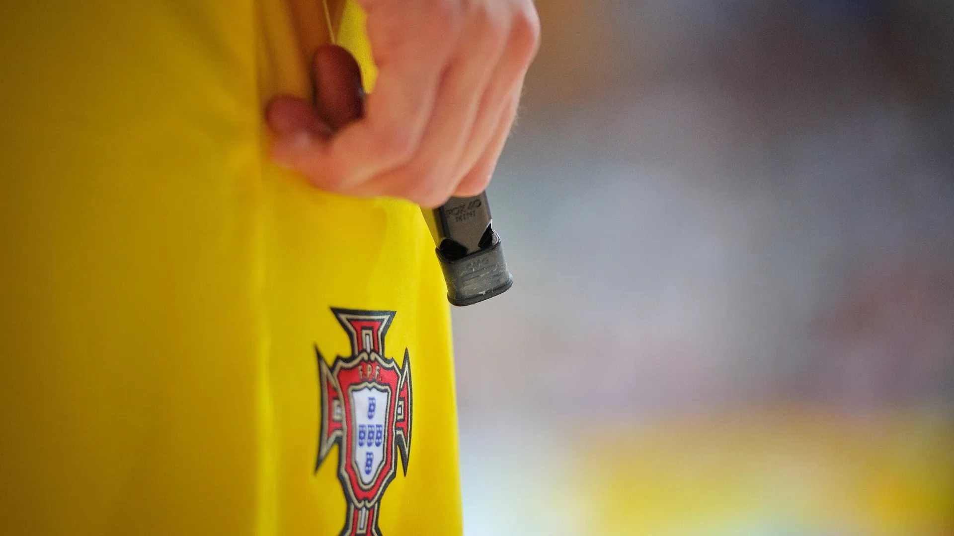 
                    Árbitros ameaçam congelar o futebol português
                