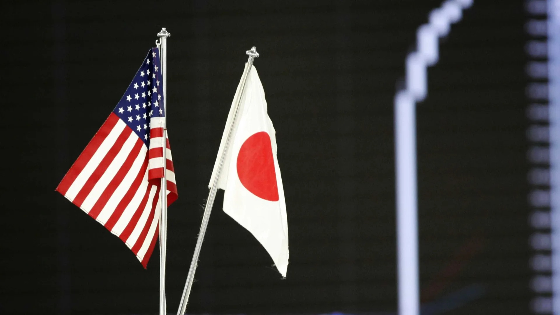 
                    Japão e EUA realizam exercícios aéreos conjuntos face a tensão com China
                