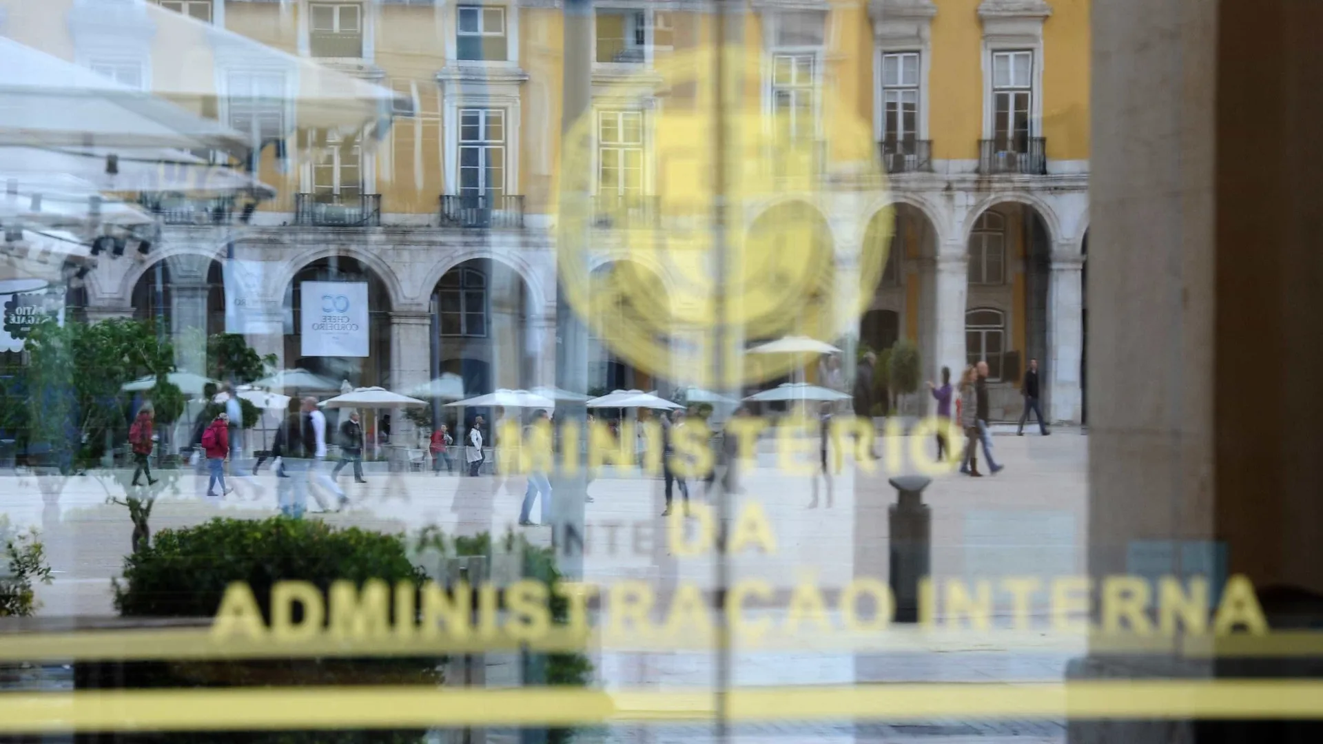 
                    Ministério anuncia aumento de subsídio, GNR insiste em negociar salários
                