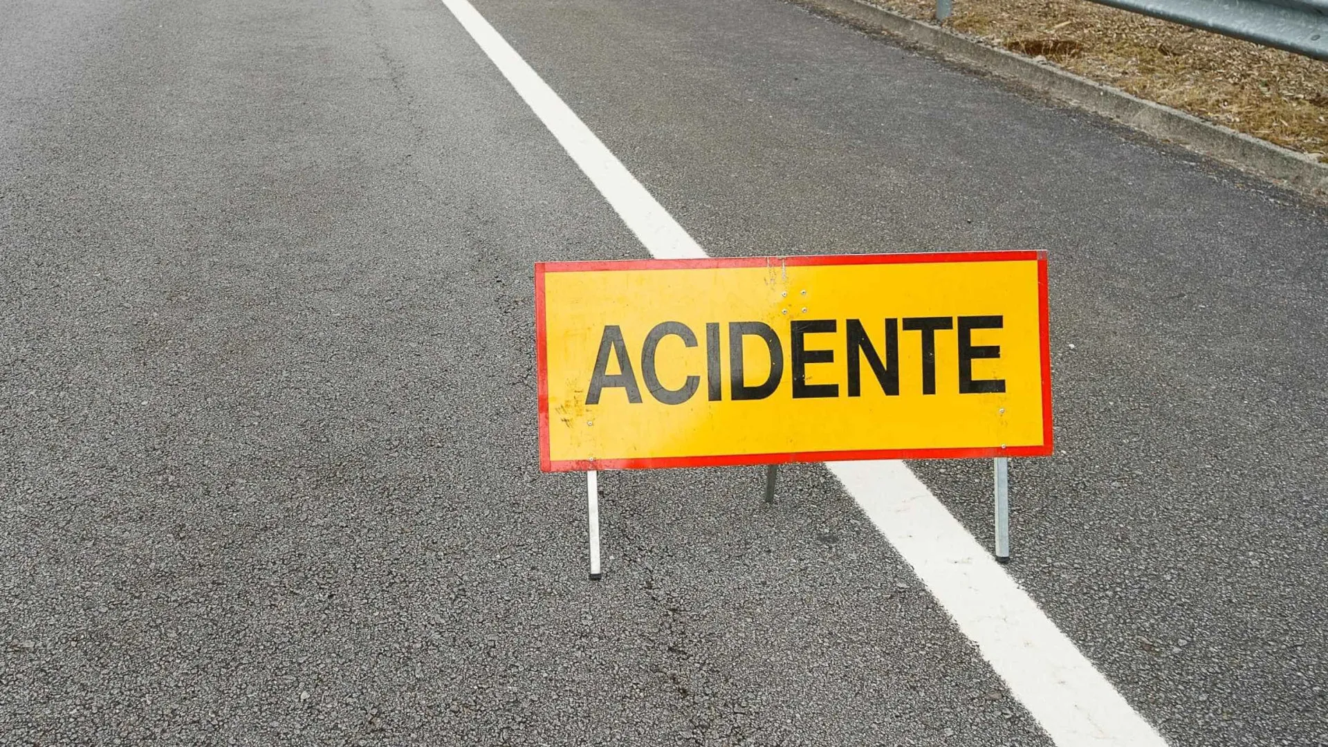 
                    Três feridos graves após colisão rodoviária na EN246 em Arronches
                