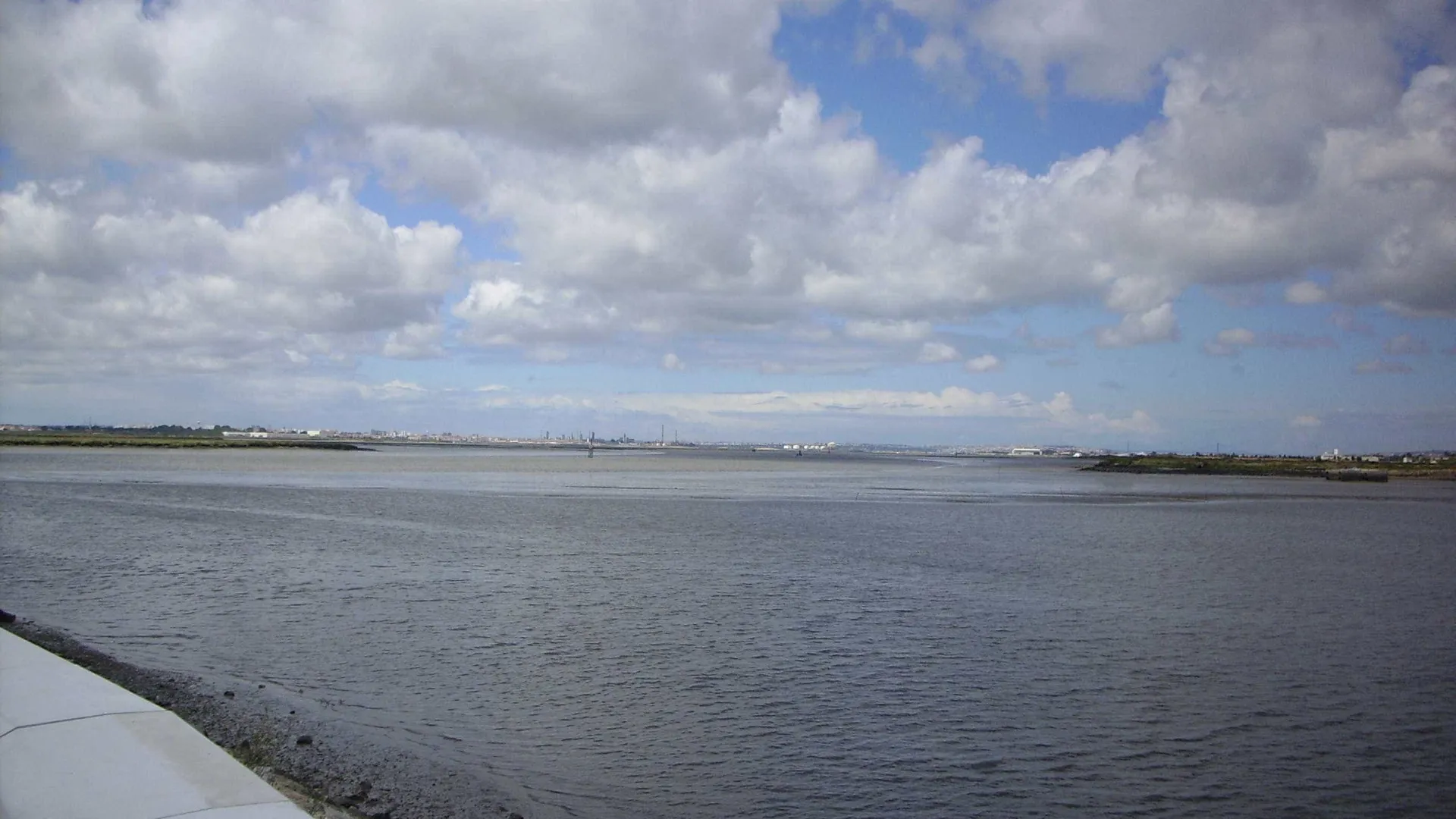 
                    Lousã alerta para subida rápida da água em rios e ribeiras
                