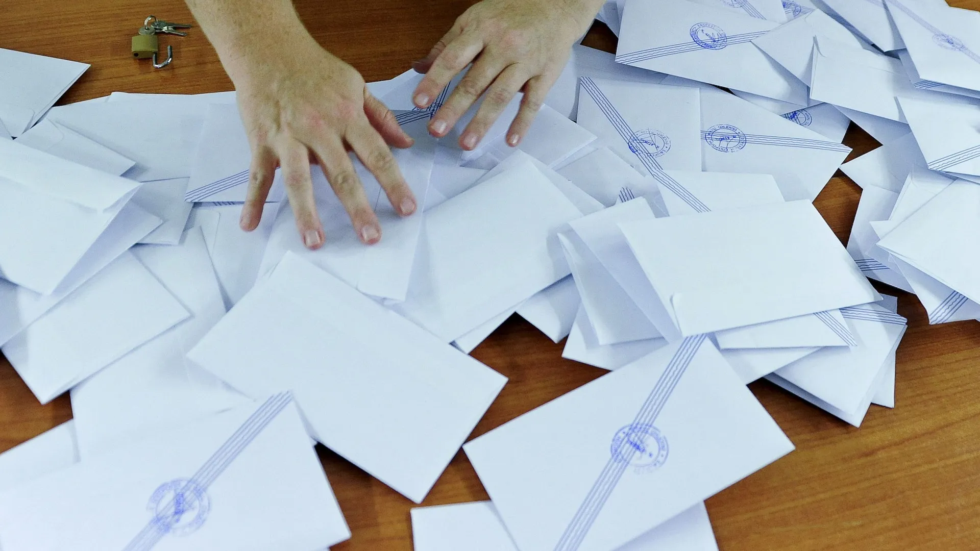 
                    Oito câmaras mudaram pela 1.ª vez de cor política e 15 continuam fiéis
                