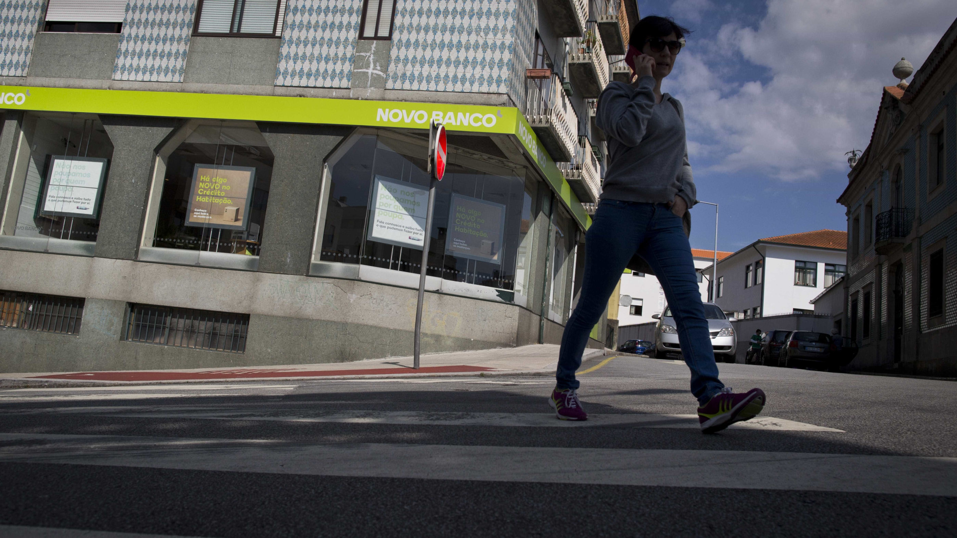 Dupla em fuga após assaltar banco em Montemor-o-Novo. PJ investiga