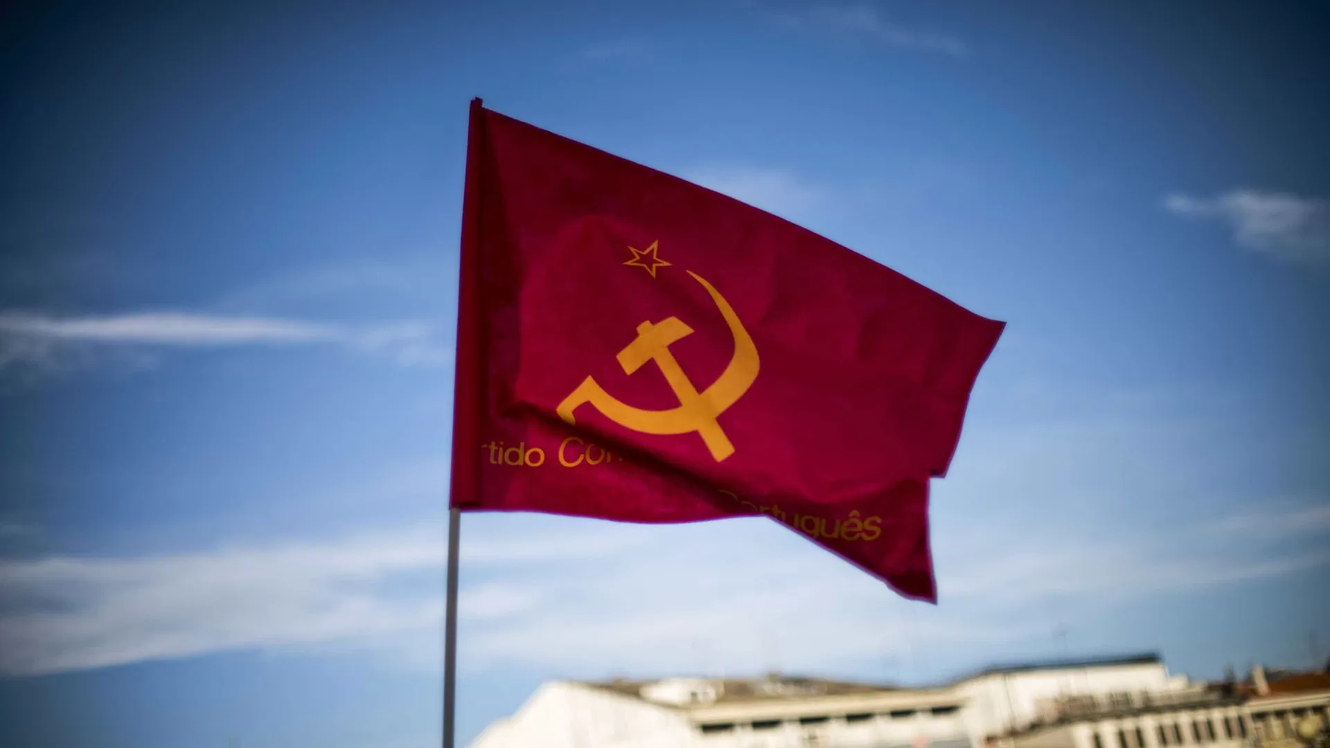 
                    Alteração do PCP pressiona Governo a lançar Terceira Travessia do Tejo
                