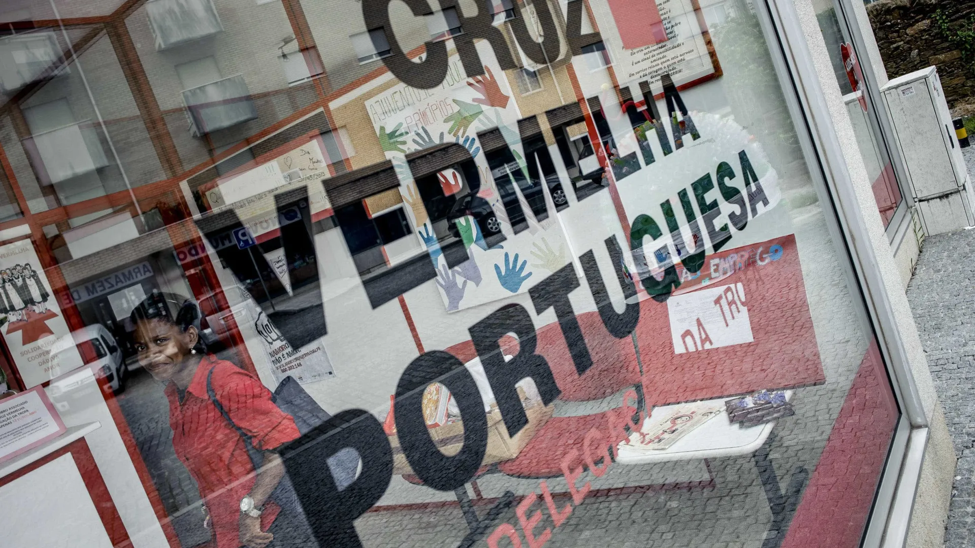 Cruz Vermelha alerta no Parlamento para dívida de 1,5 milhões do INEM