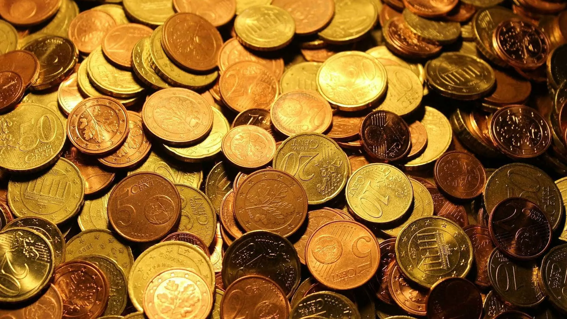 Euro volta a subir e segue na barreira dos 1,16 dólares