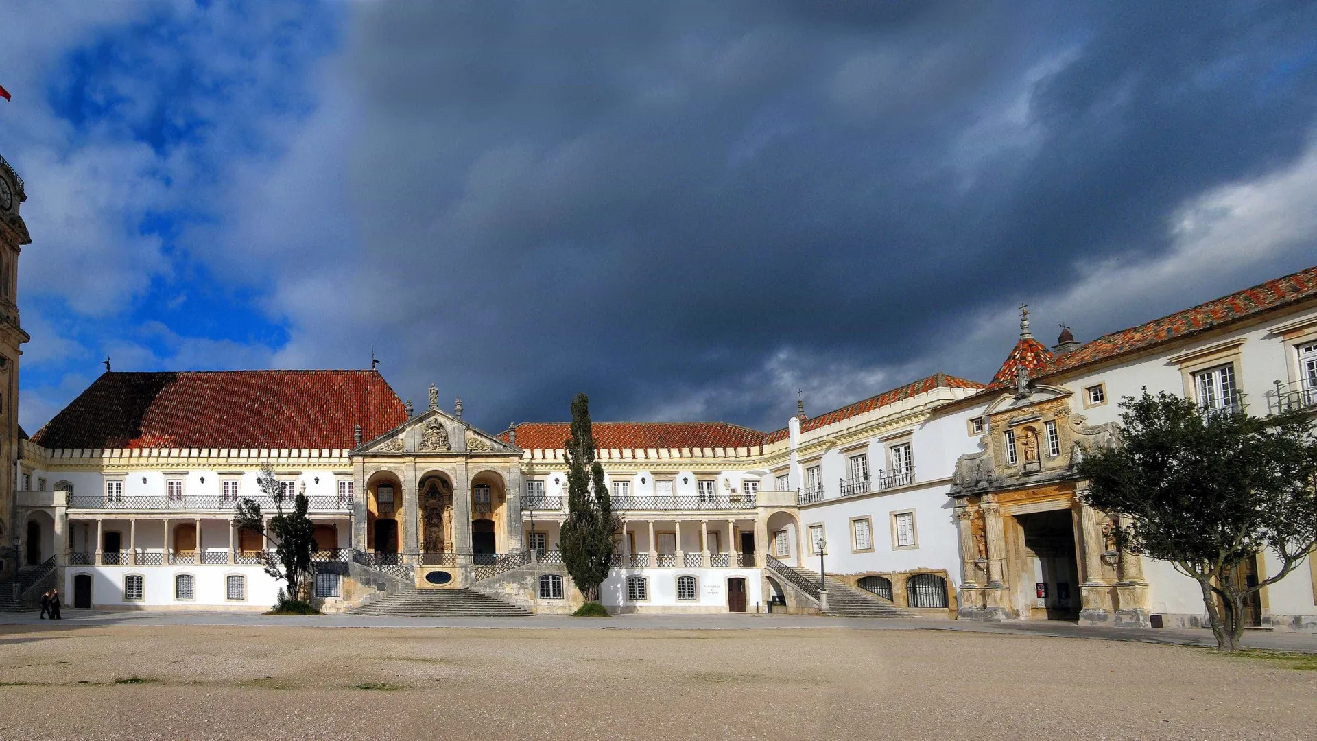 
                    Universidade de Coimbra vai criar portal Camões Digital
                