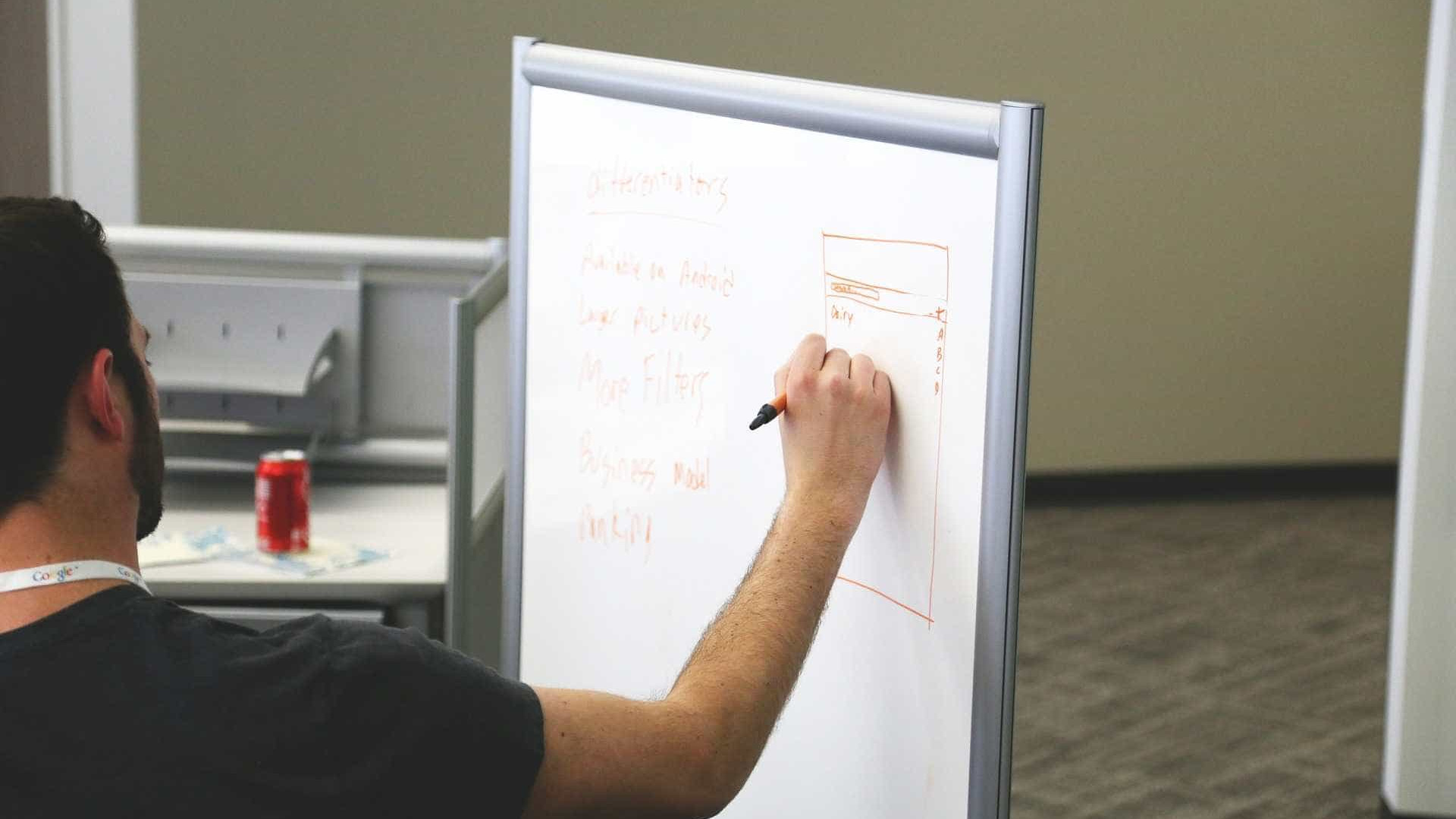 Vlada in sindikati razpravljali o izrednem zaposlovanju učiteljev