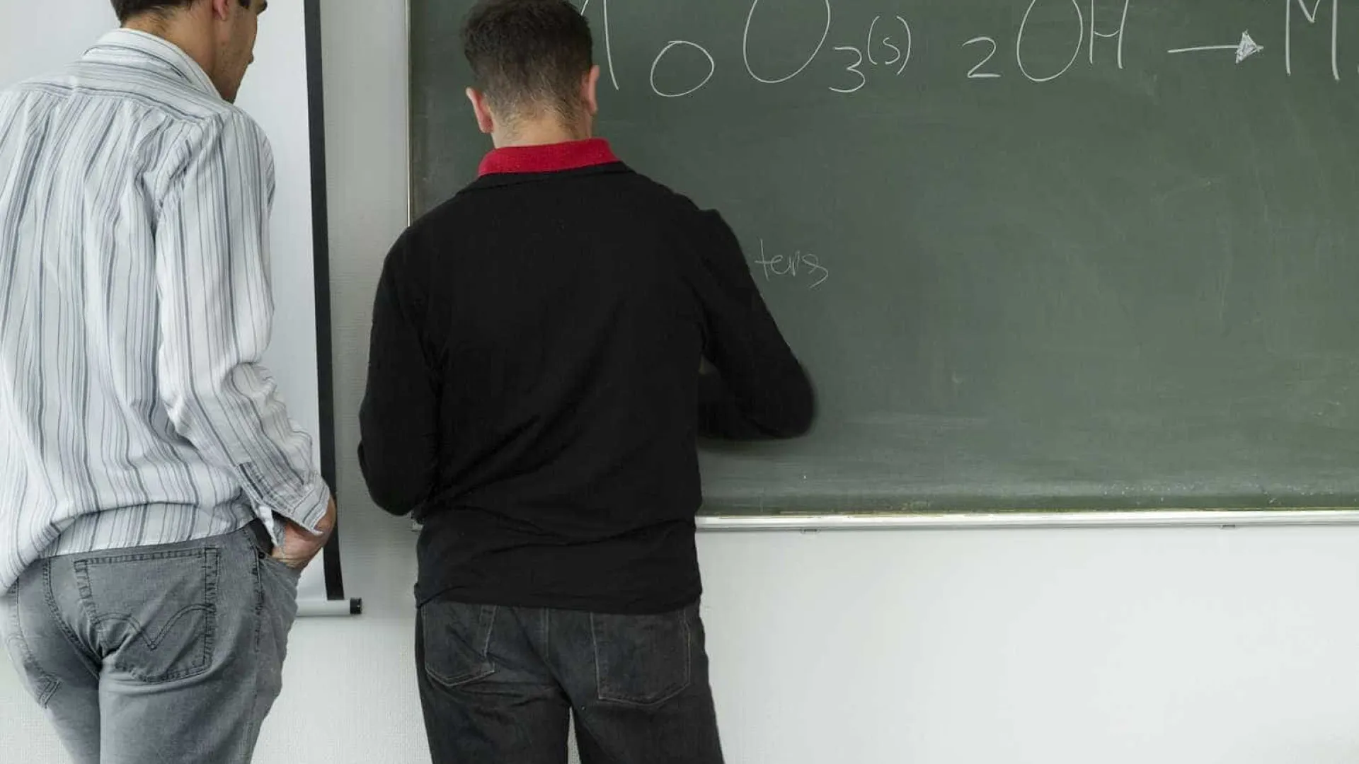 Ainda há alunos sem computador atribuído após seis meses de aulas