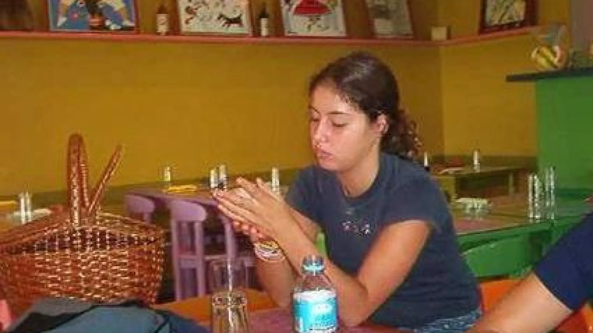 
                    Rita tinha 18 anos quando desapareceu. Após 20 anos, mistério permanece
                