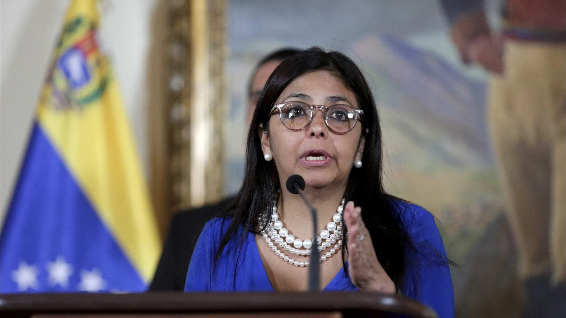 
                    Vice venezuelana exige libertação de Nicolás Maduro e apela à calma
                