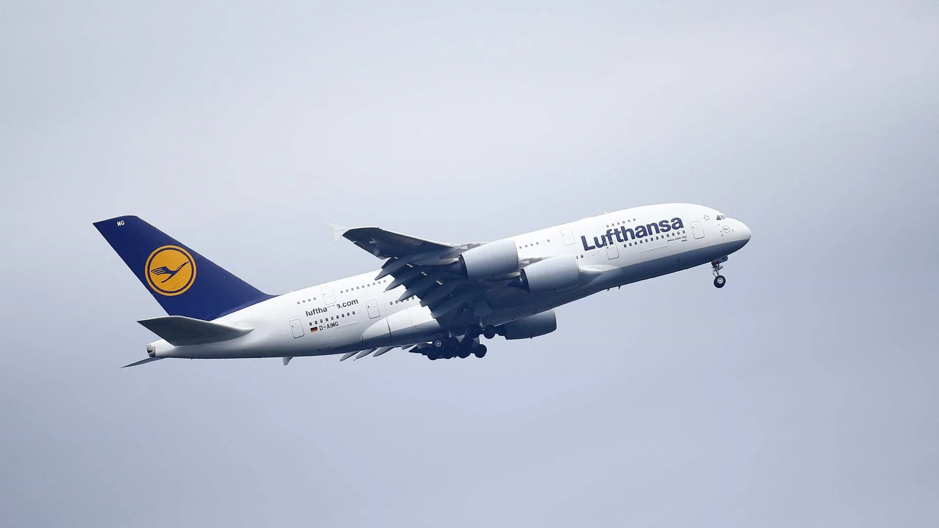 Sindicato alemão de pilotos marca nova greve na Lufthansa 2.ª e 3.ª-feira