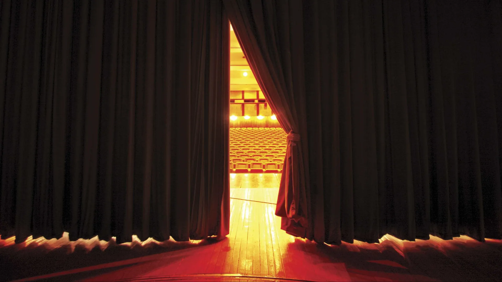 
                    Teatro da Rainha estreia 'Órfãos' de Dennis Kelly dia 20 de novembro
                