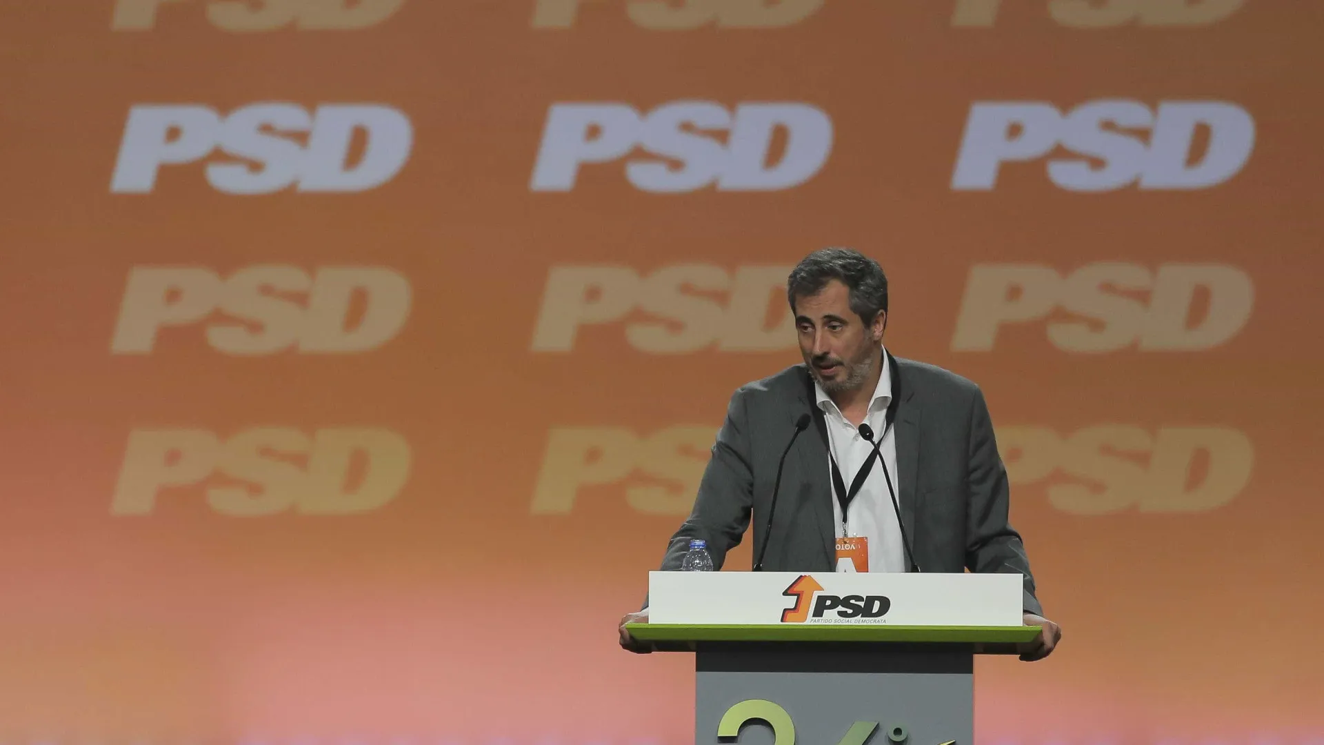 
                    José Eduardo Martins e António Capucho anunciam voto em Seguro
                