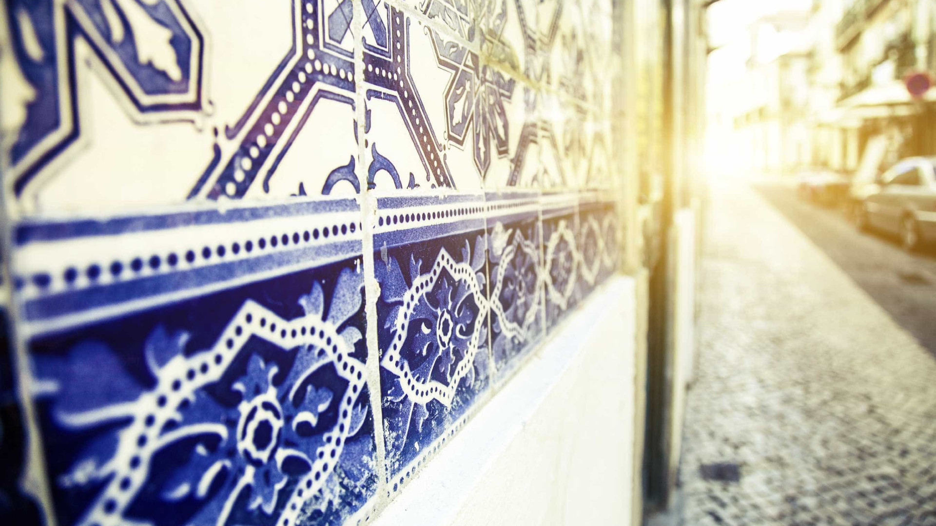Painel de azulejos Arte Nova proposto para bem de Interesse Público