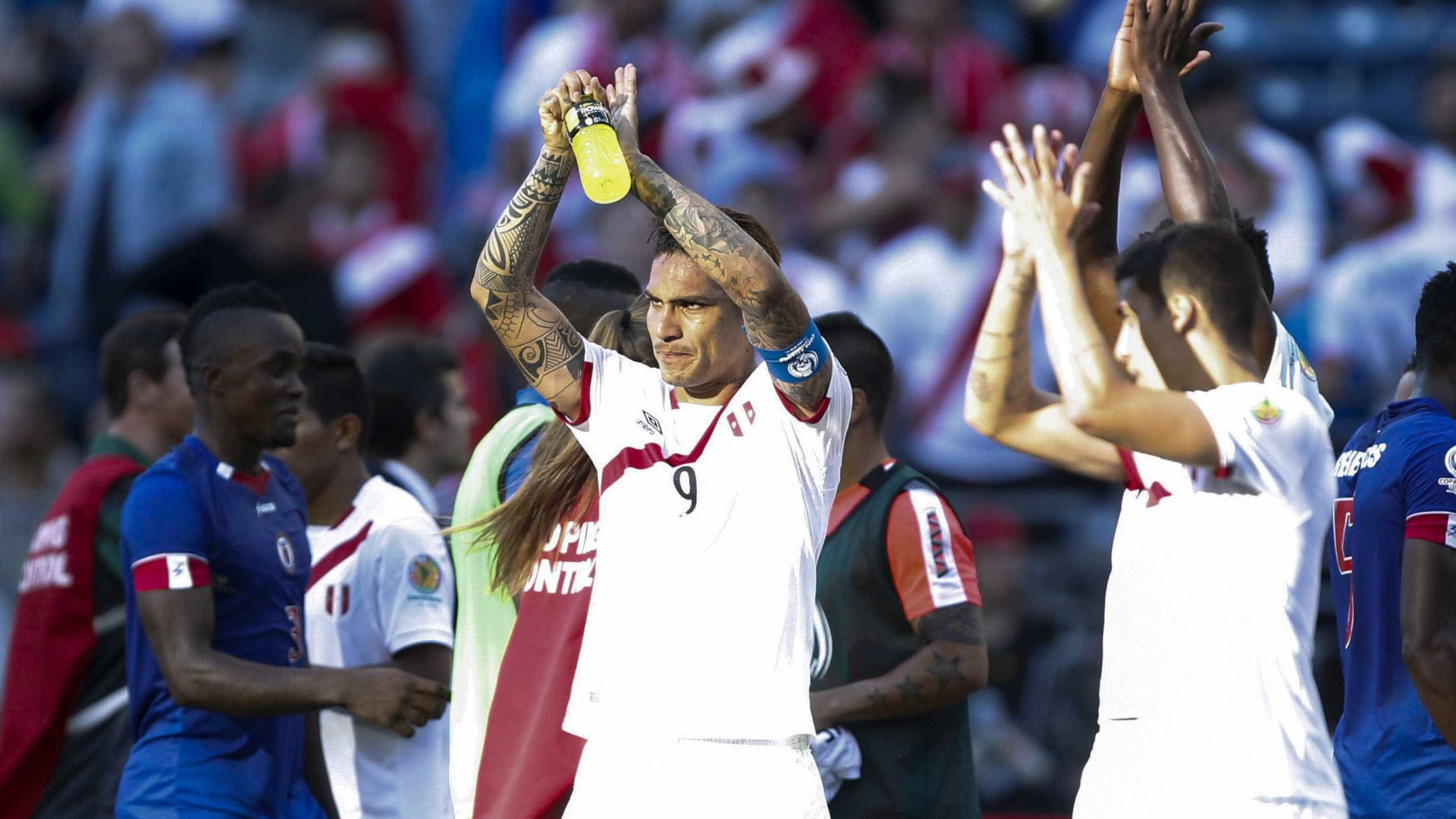 Paolo Guerrero, melhor marcador do Peru, abandona a seleção