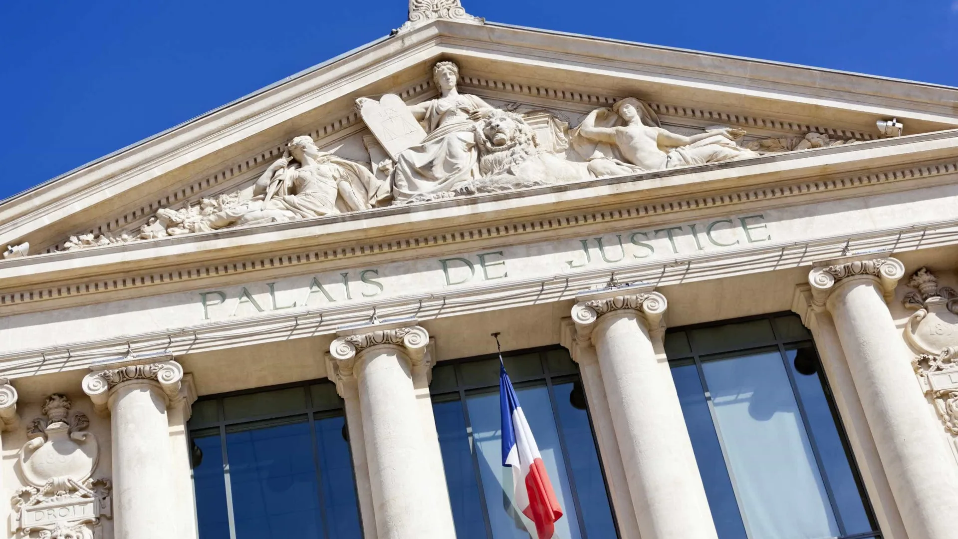 
                    Três pessoas detidas em Paris por espionagem a favor da Rússia
                