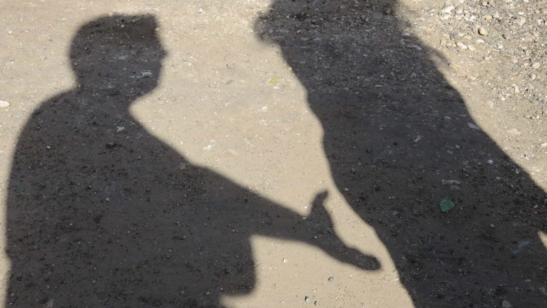 
                    Homem viola colega de trabalho após 