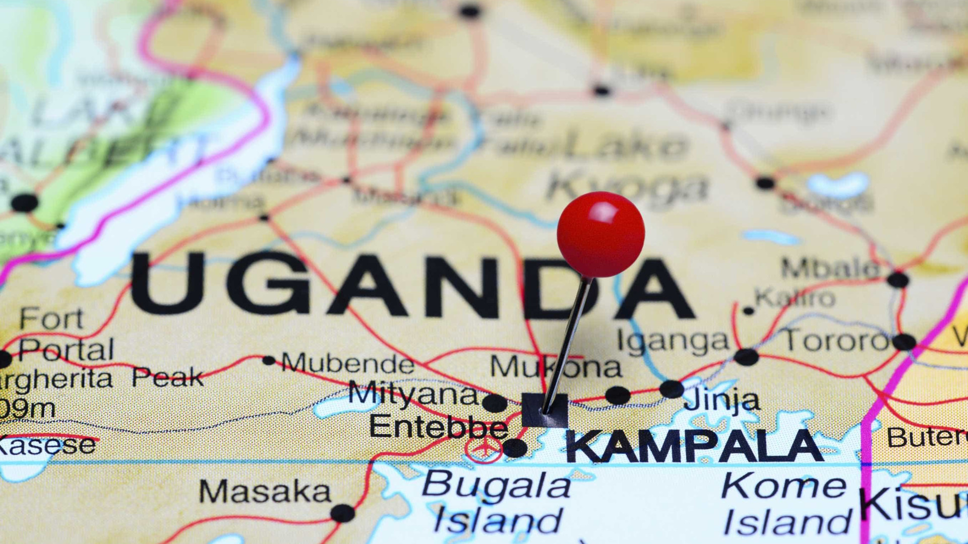 Exército de Uganda diz que matou dois 