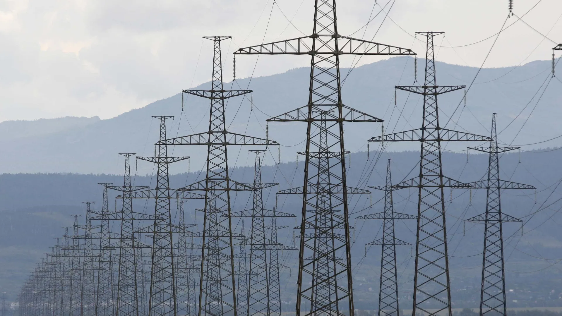 
                    Proteção Civil de Pedrógão Grande alerta para risco de eletrocussão
                