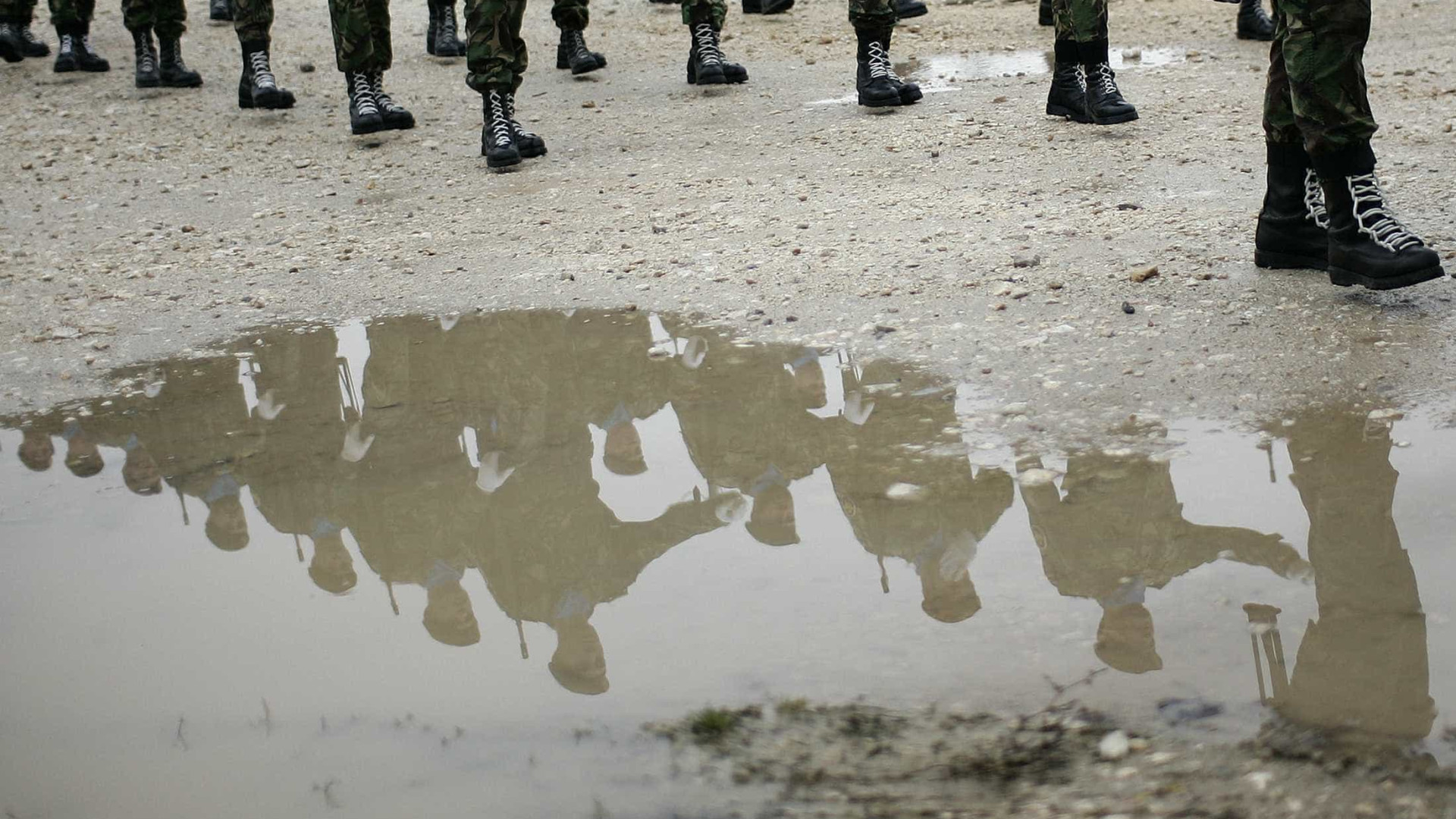 Valorizações em falta? Trabalhadores civis do Exército exigem pagamento