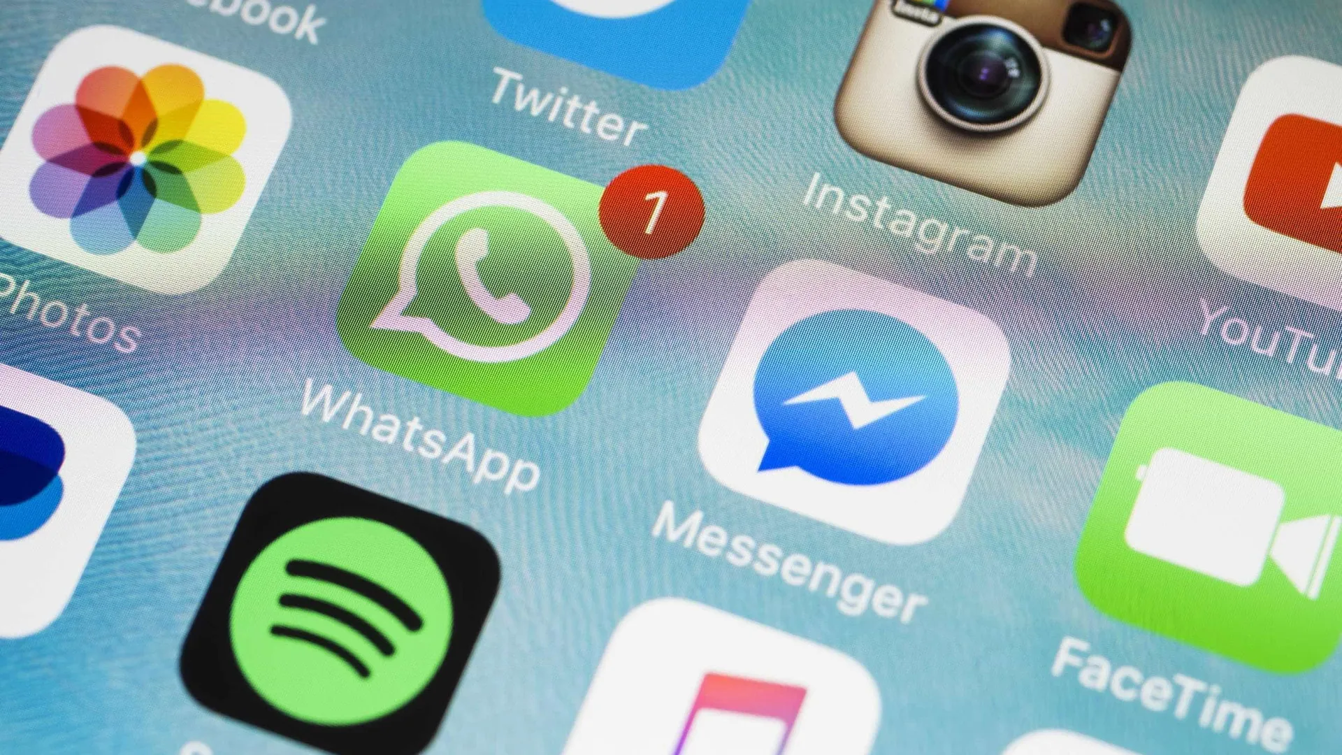 
                    Messenger e WhatsApp vão ajudá-lo a identificar potenciais fraudes
                