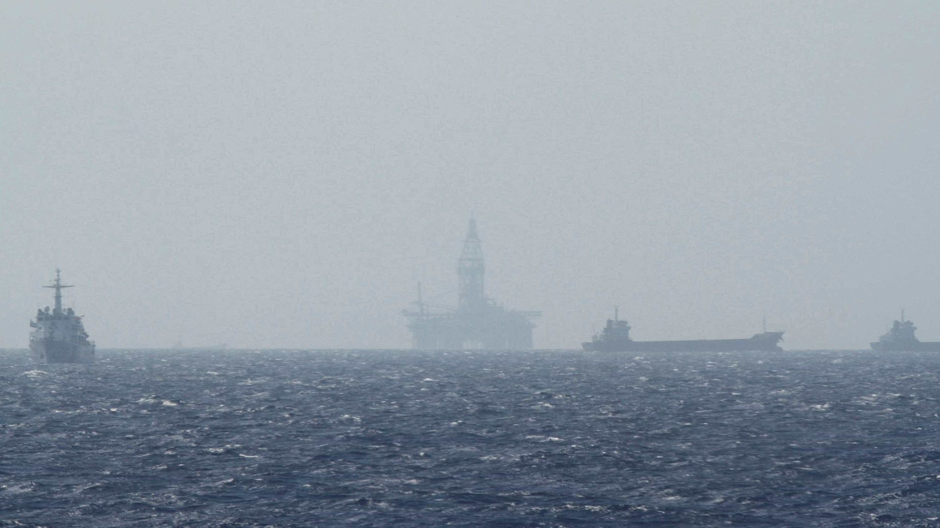 China realiza exercícios de fogo real no Golfo de Tonkin